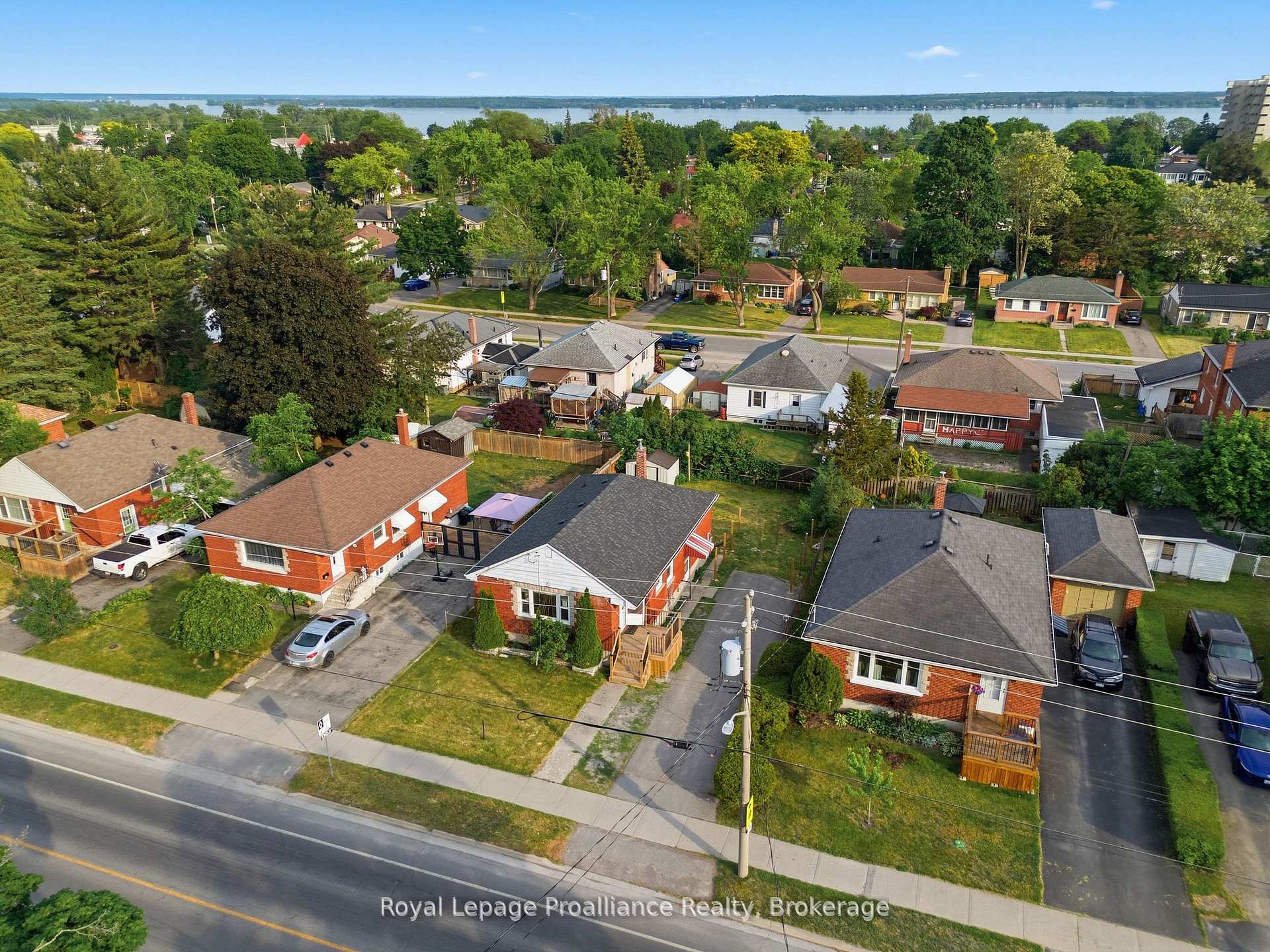 Photo 4 of 355 Bridge Street, Belleville, Thurlow Ward — HOMEH
