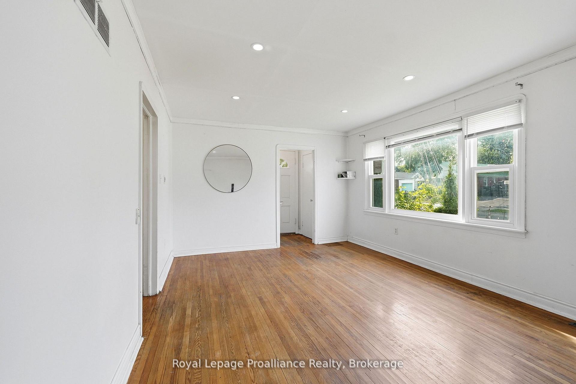 Photo 14 of 355 Bridge Street, Belleville, Thurlow Ward — HOMEH