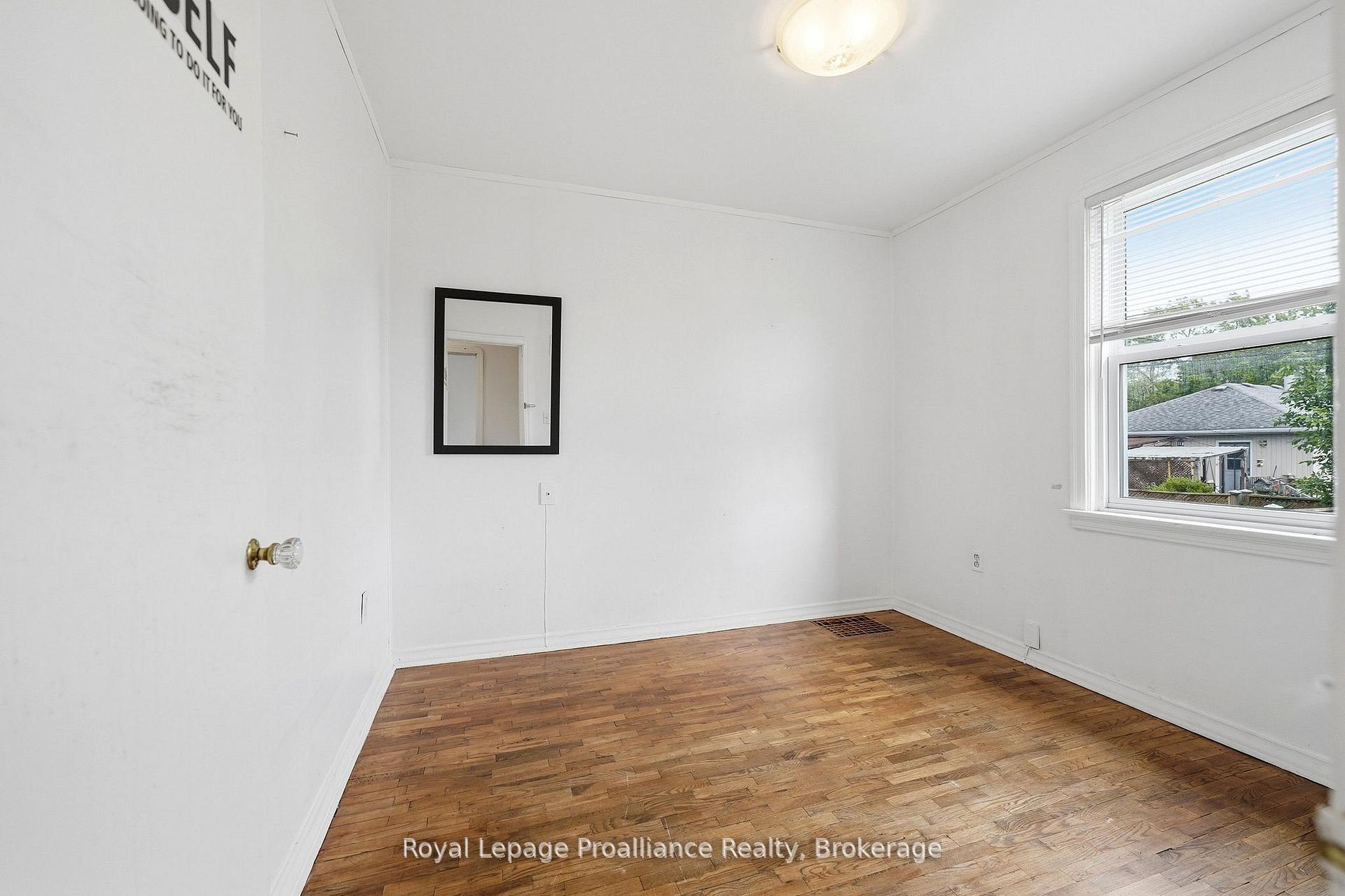 Photo 16 of 355 Bridge Street, Belleville, Thurlow Ward — HOMEH