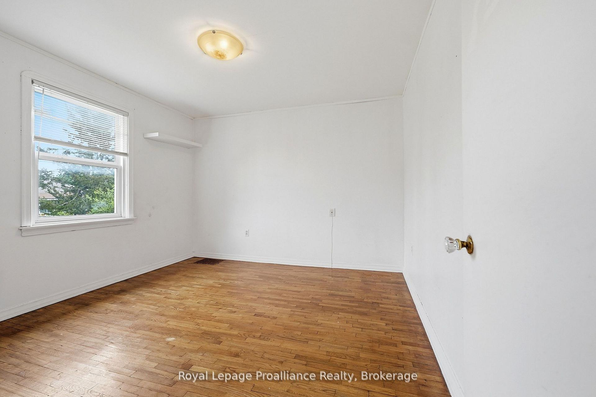 Photo 17 of 355 Bridge Street, Belleville, Thurlow Ward — HOMEH