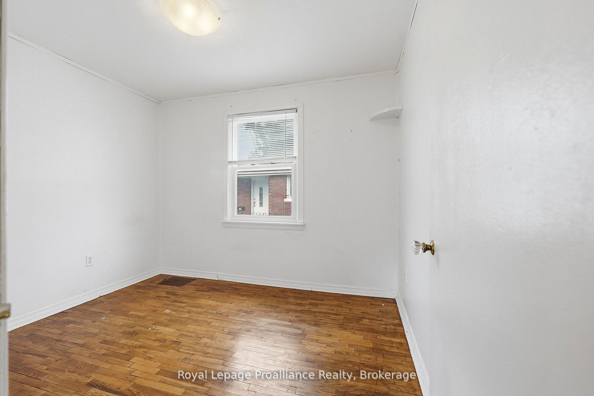 Photo 19 of 355 Bridge Street, Belleville, Thurlow Ward — HOMEH