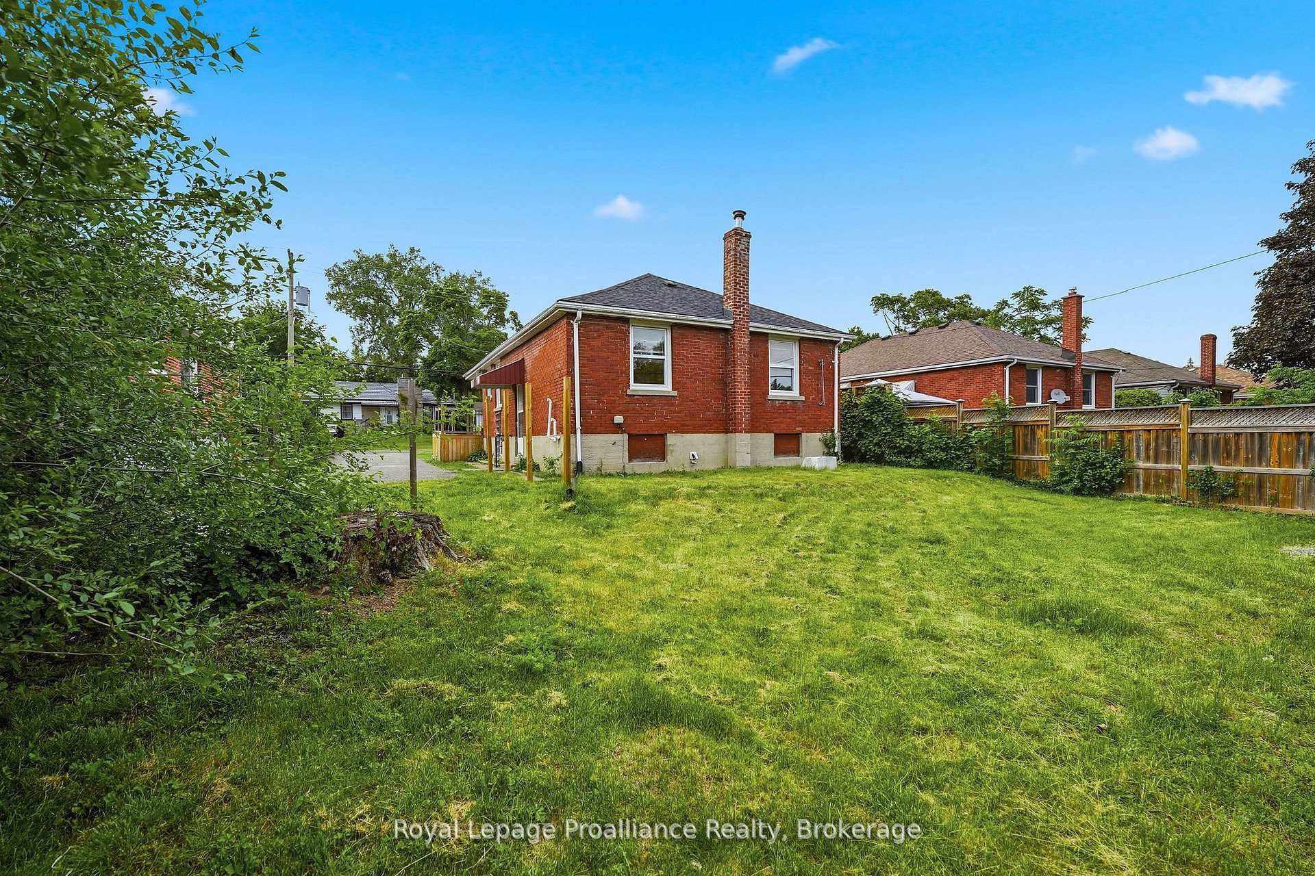 Photo 37 of 355 Bridge Street, Belleville, Thurlow Ward — HOMEH