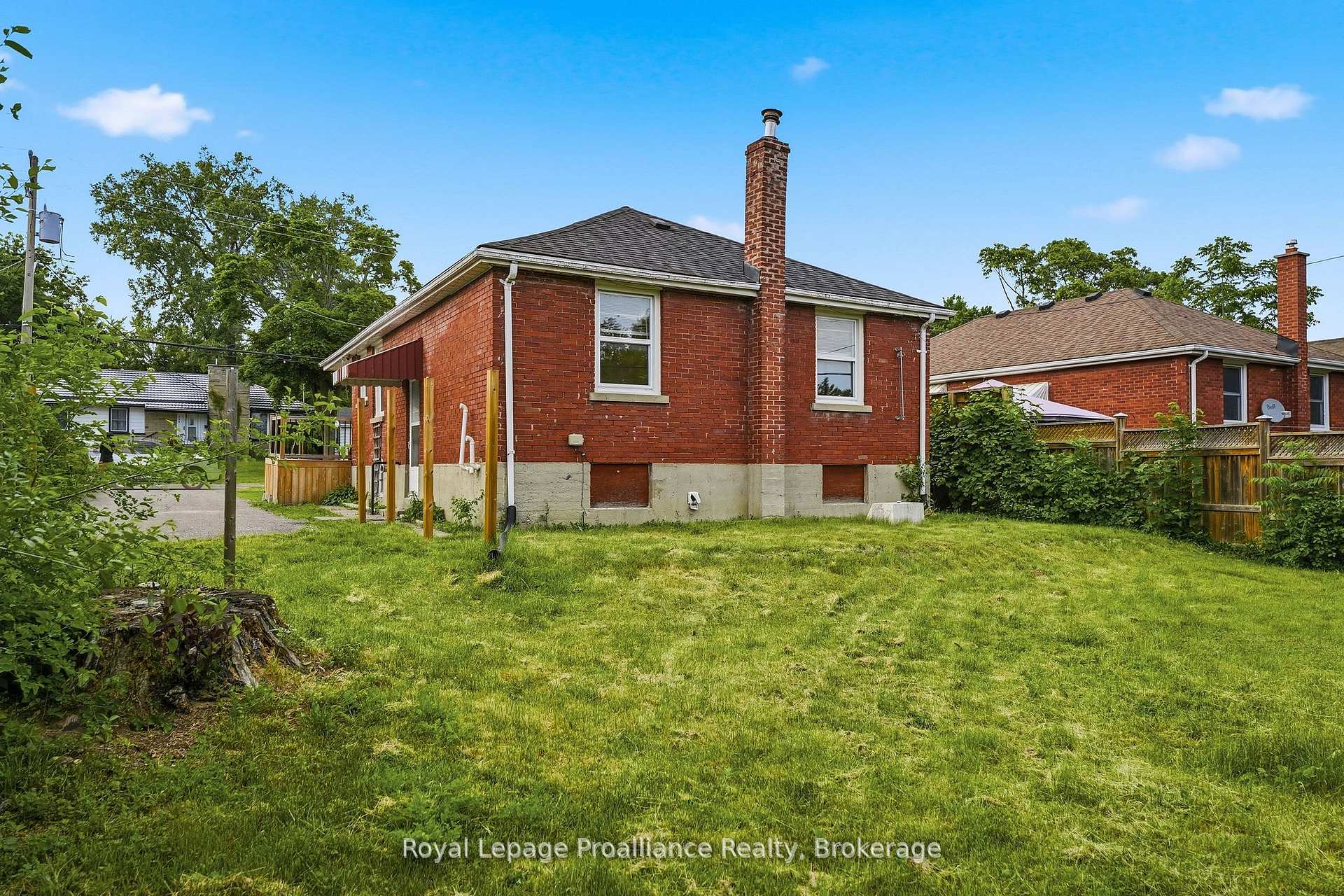 Photo 38 of 355 Bridge Street, Belleville, Thurlow Ward — HOMEH