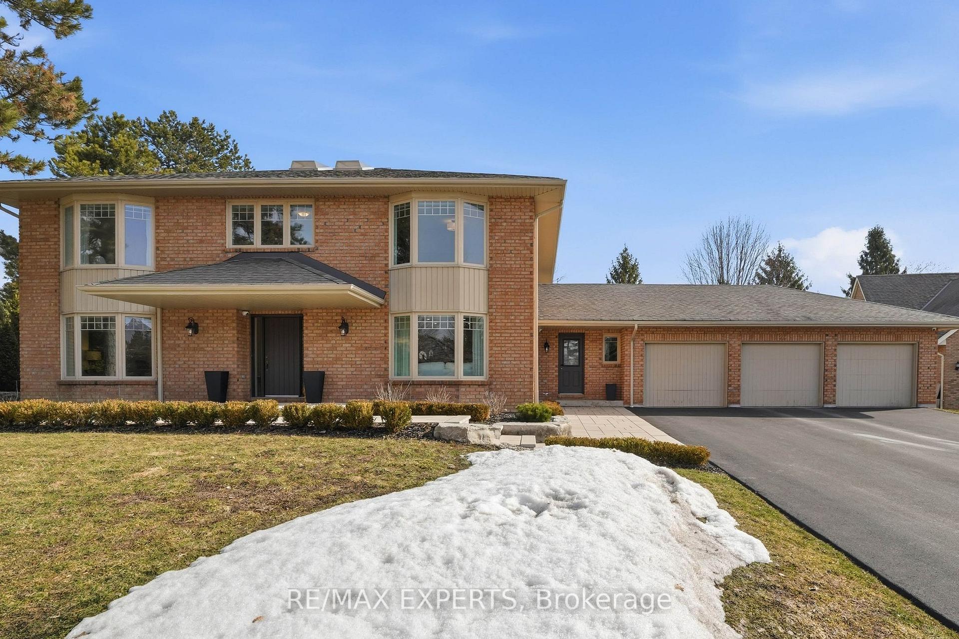 Photo 1 of 87 McClure Drive, King, King City — HOMEH