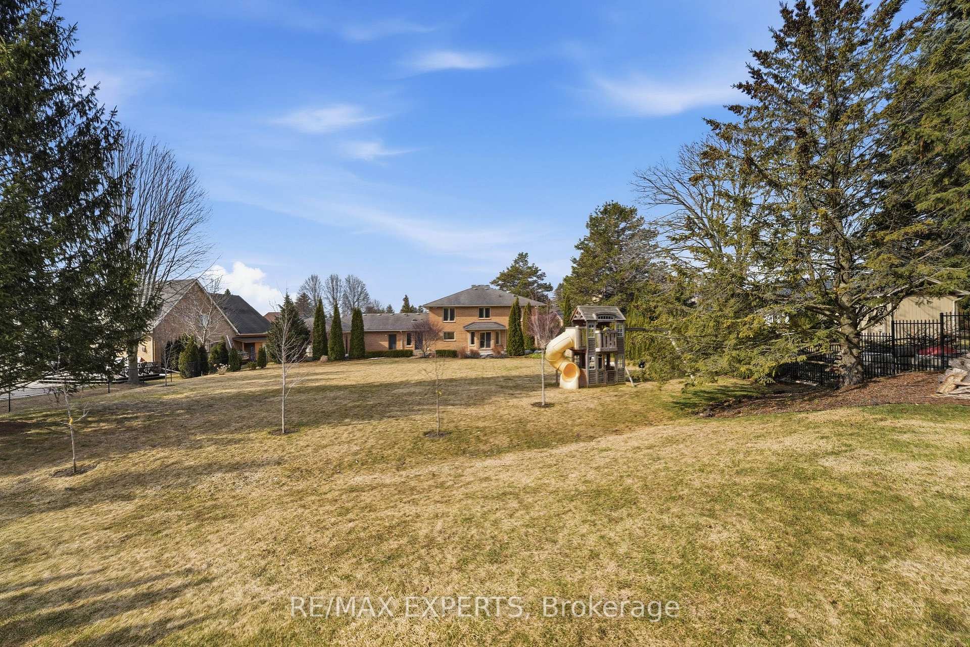 Photo 35 of 87 McClure Drive, King, King City — HOMEH
