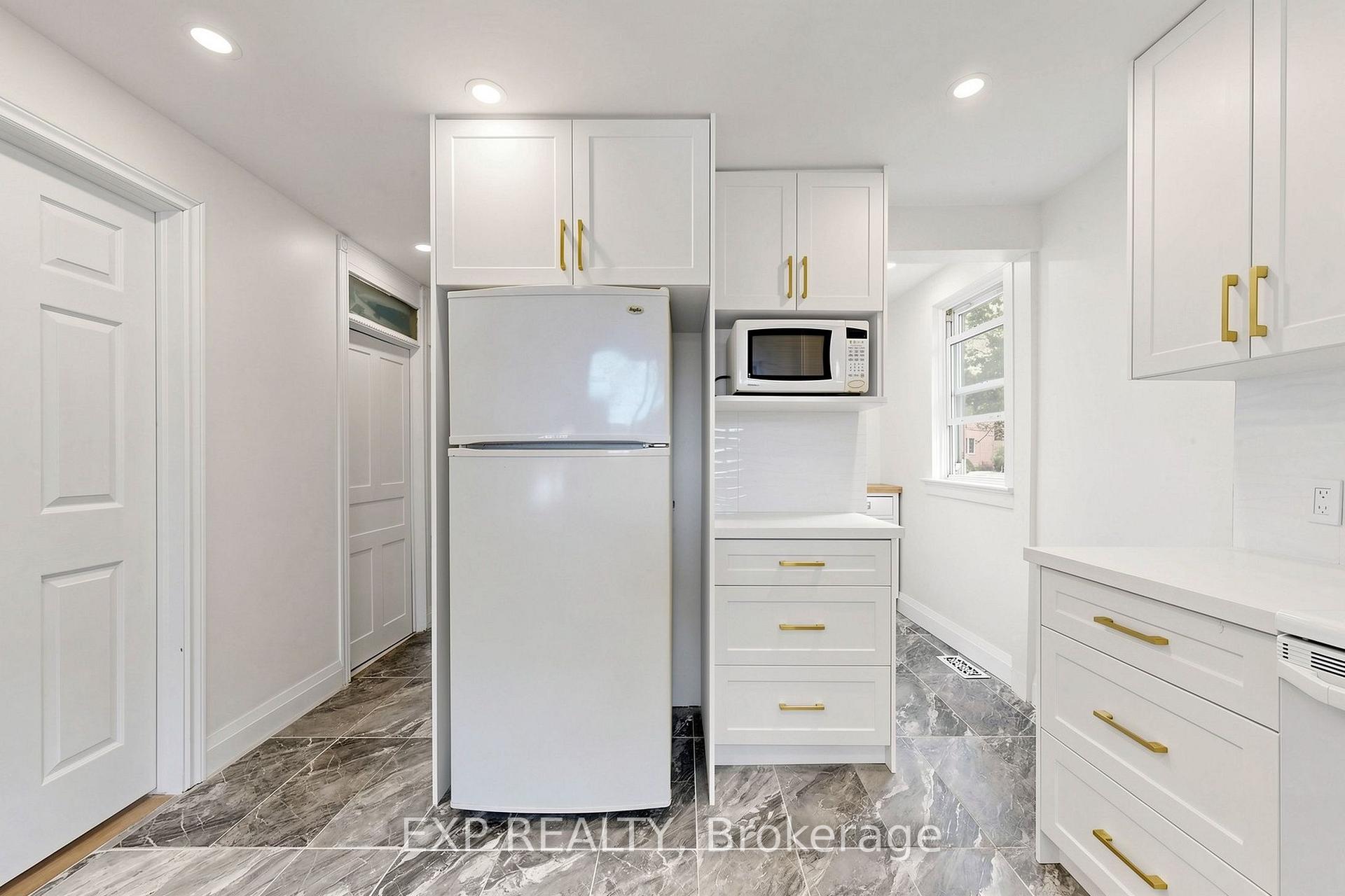 Photo 5 of 335 Perry Street, Whitby, Downtown Whitby — HOMEH