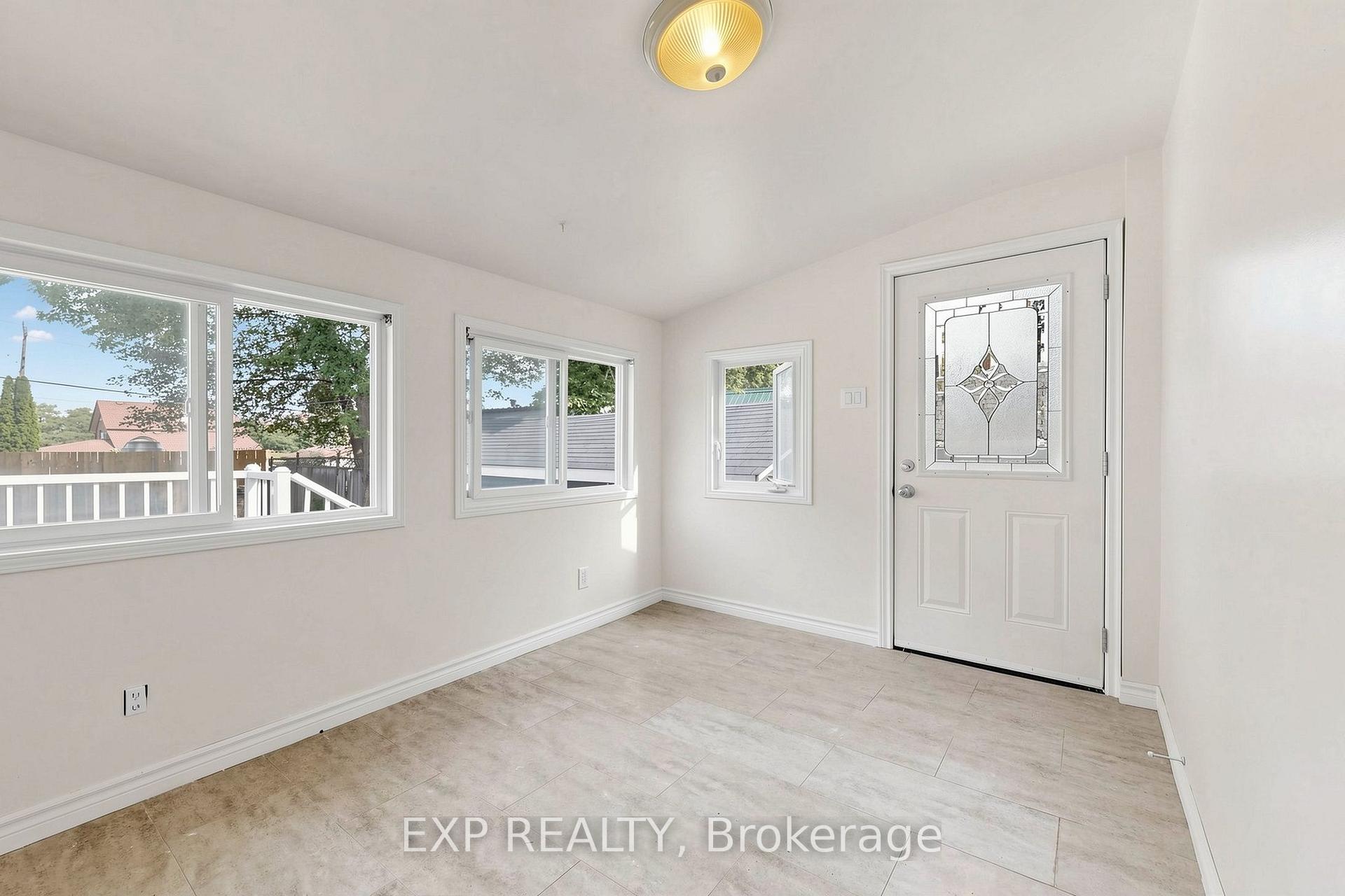 Photo 8 of 335 Perry Street, Whitby, Downtown Whitby — HOMEH