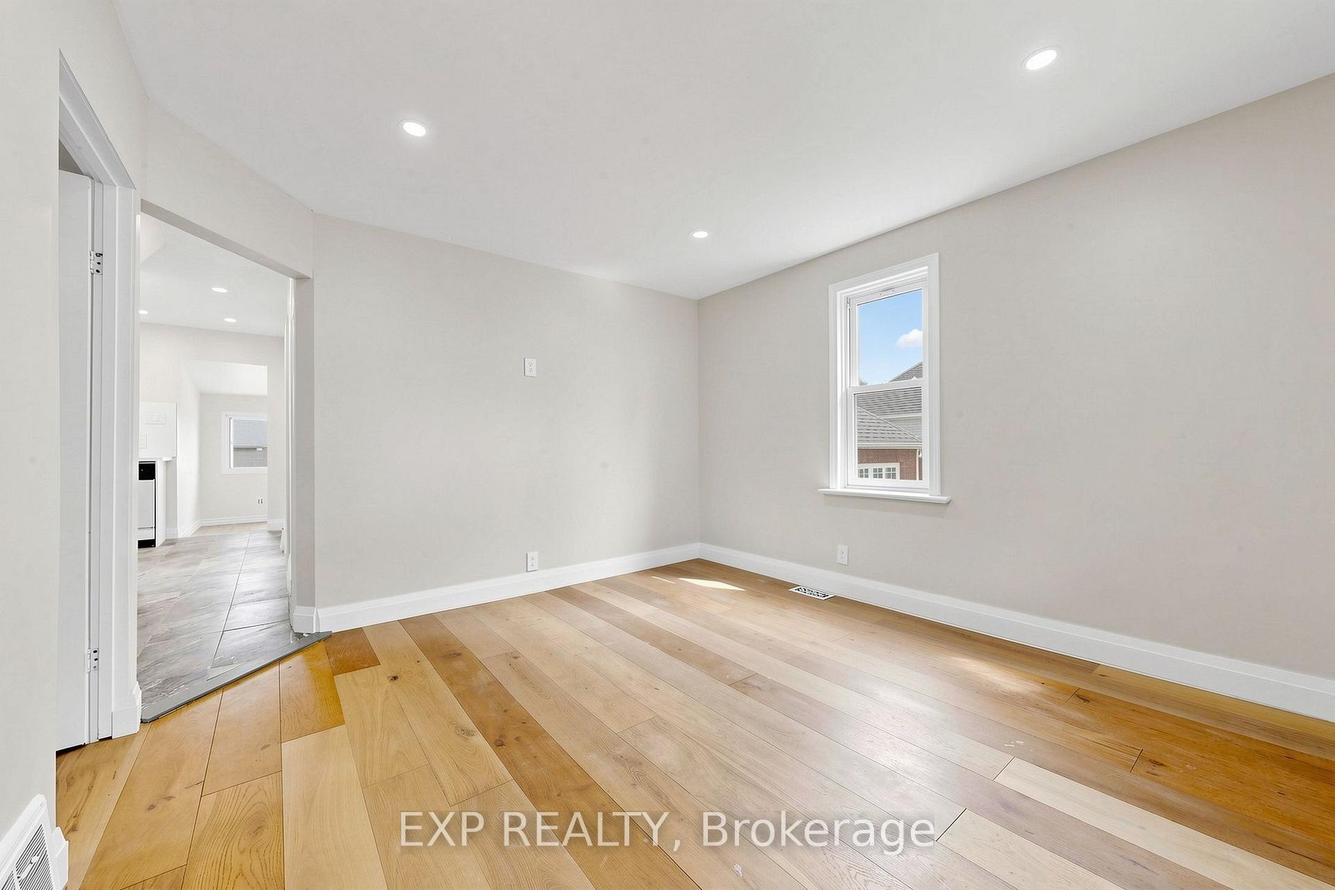 Photo 13 of 335 Perry Street, Whitby, Downtown Whitby — HOMEH