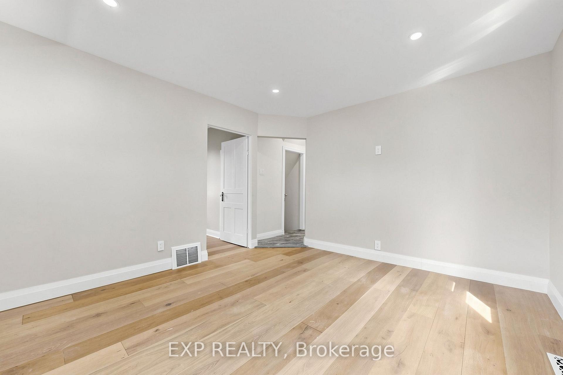 Photo 14 of 335 Perry Street, Whitby, Downtown Whitby — HOMEH