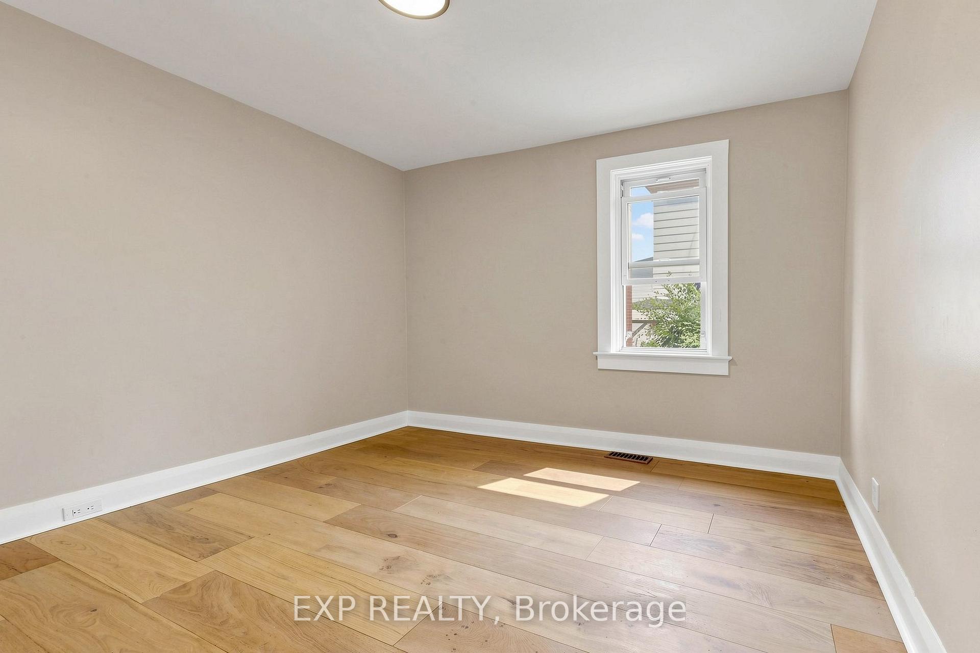 Photo 17 of 335 Perry Street, Whitby, Downtown Whitby — HOMEH