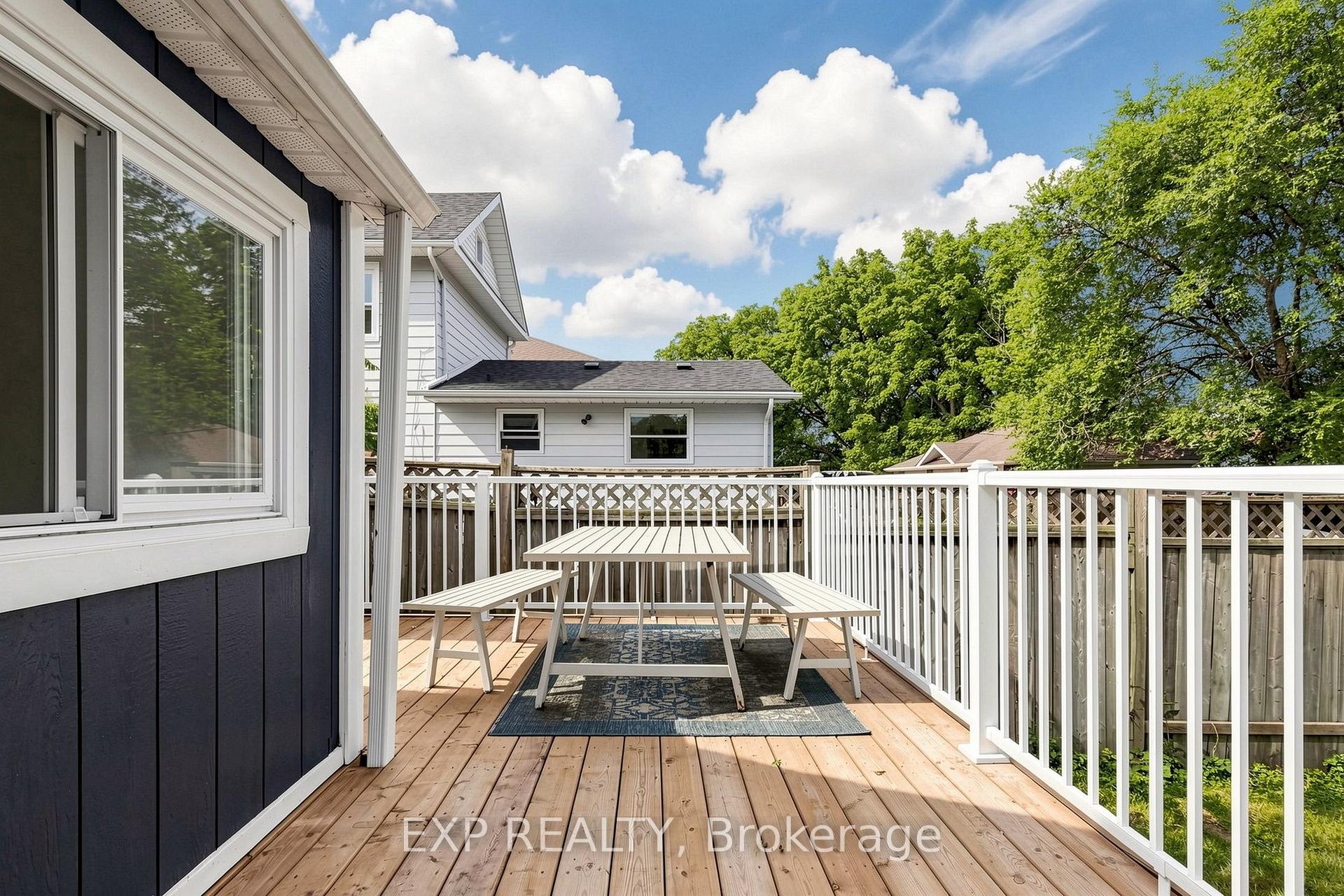 Photo 30 of 335 Perry Street, Whitby, Downtown Whitby — HOMEH