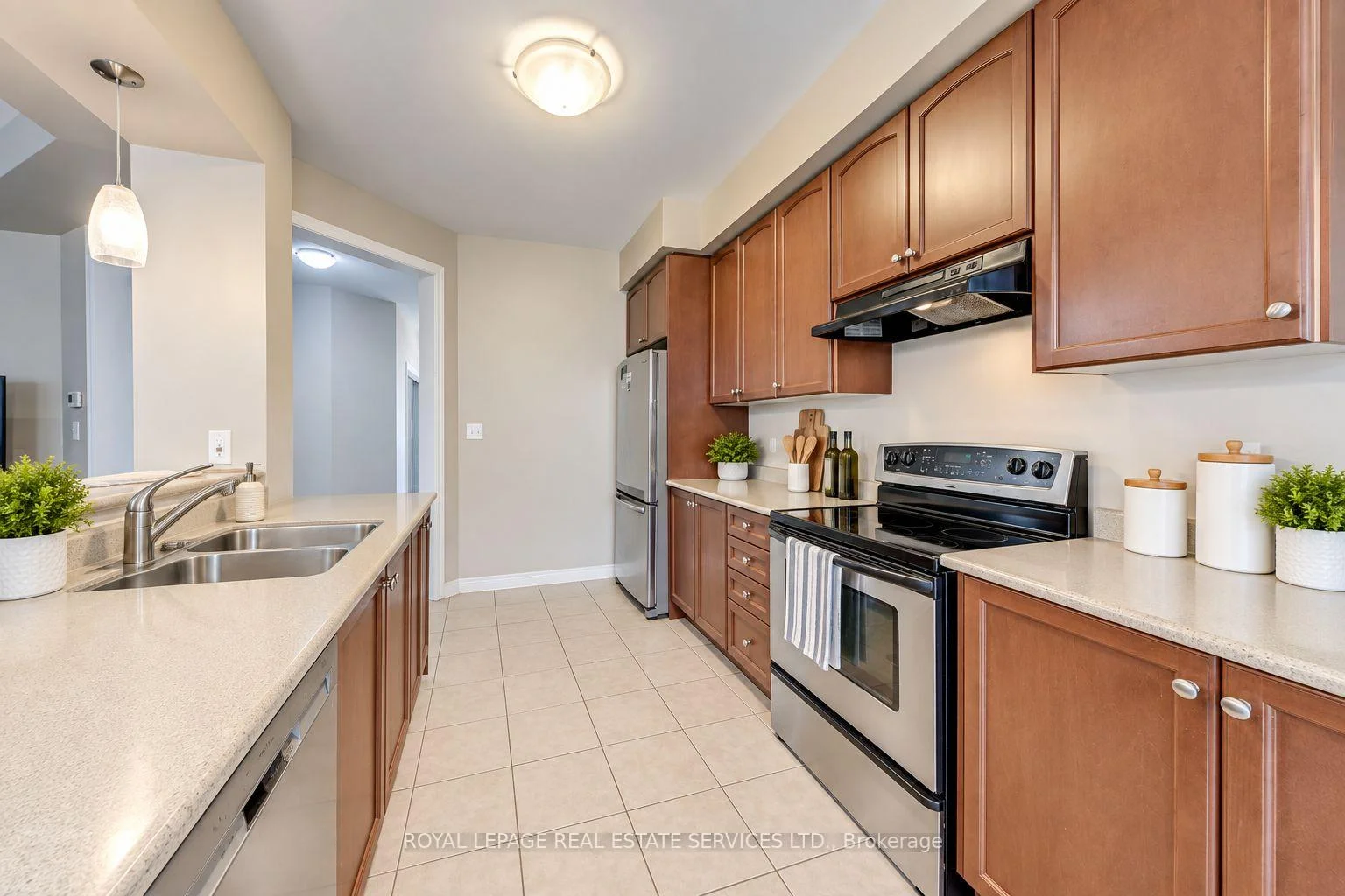 Photo 33 of Unit 24, 2019 Trawden Way, Oakville, Bronte Creek — HOMEH
