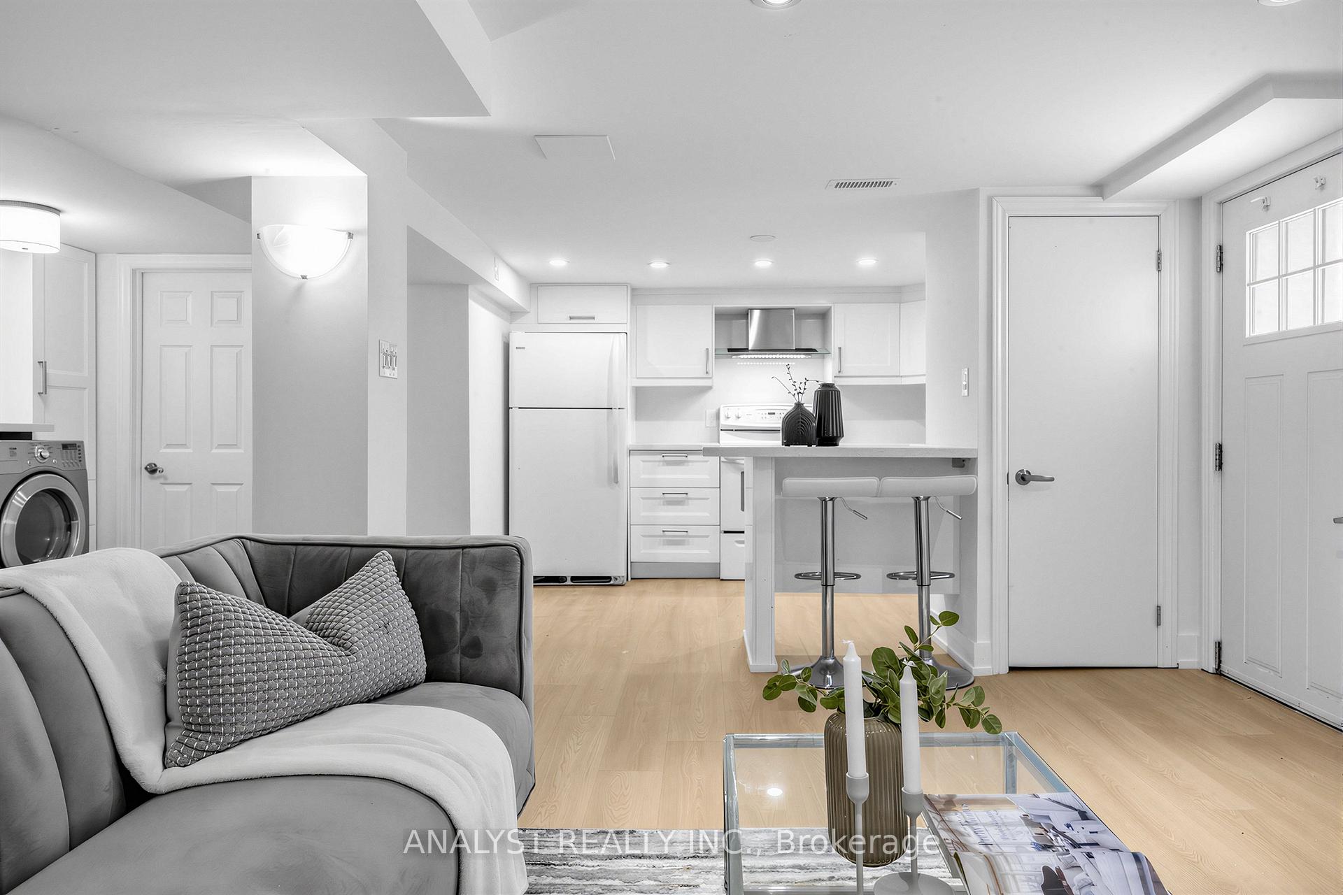 Photo 4 of Unit Lower Level, 39 Chartwell Road, Etobicoke, Stonegate-Queensway — HOMEH