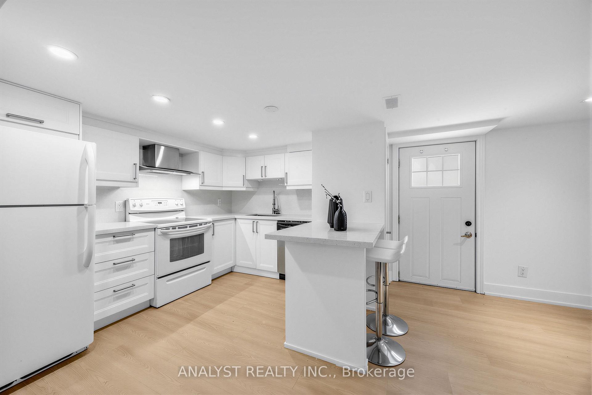 Photo 7 of Unit Lower Level, 39 Chartwell Road, Etobicoke, Stonegate-Queensway — HOMEH