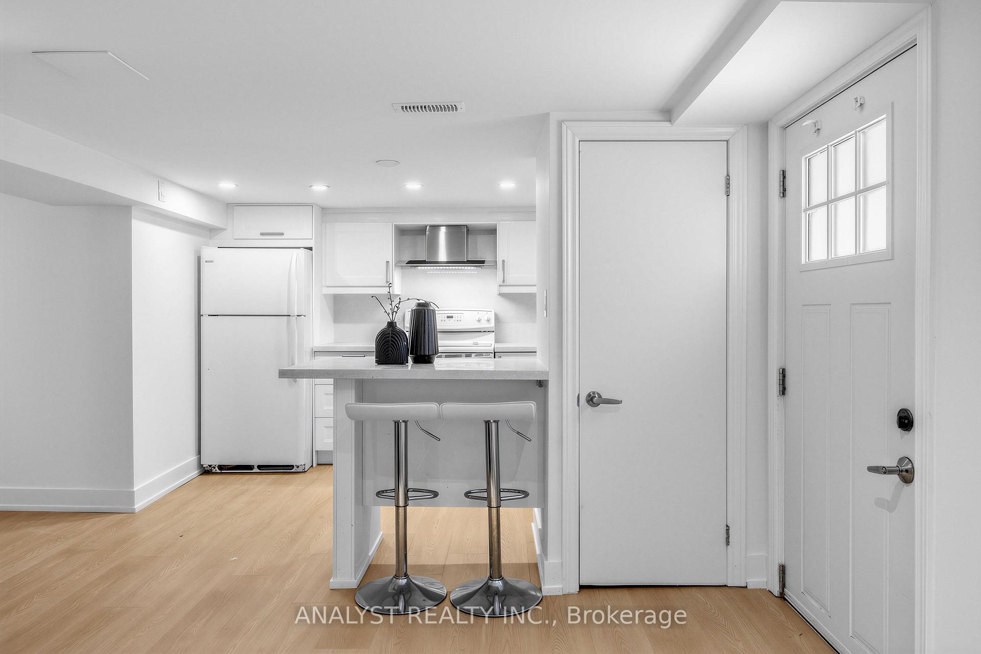 Photo 10 of Unit Lower Level, 39 Chartwell Road, Etobicoke, Stonegate-Queensway — HOMEH