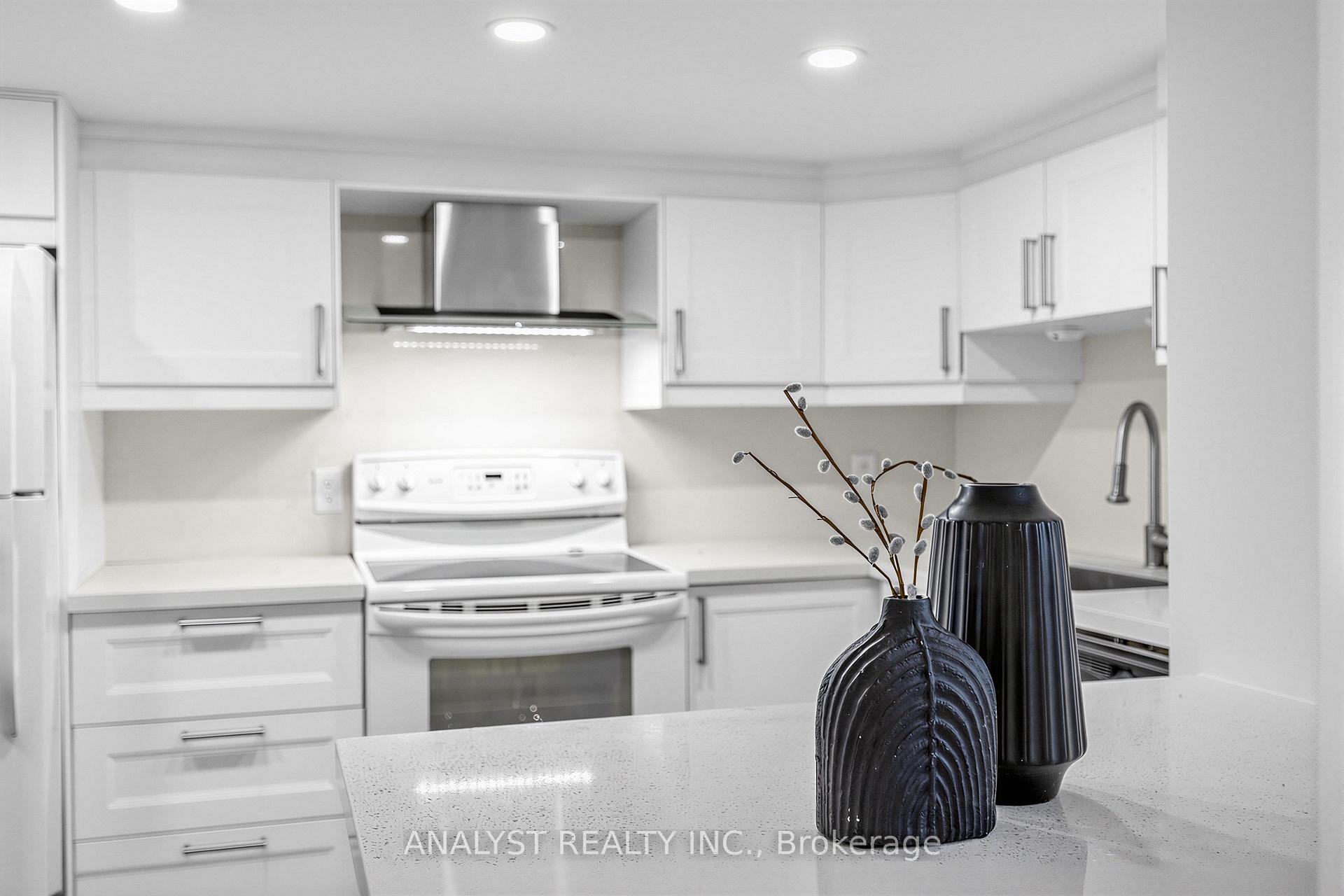 Photo 12 of Unit Lower Level, 39 Chartwell Road, Etobicoke, Stonegate-Queensway — HOMEH