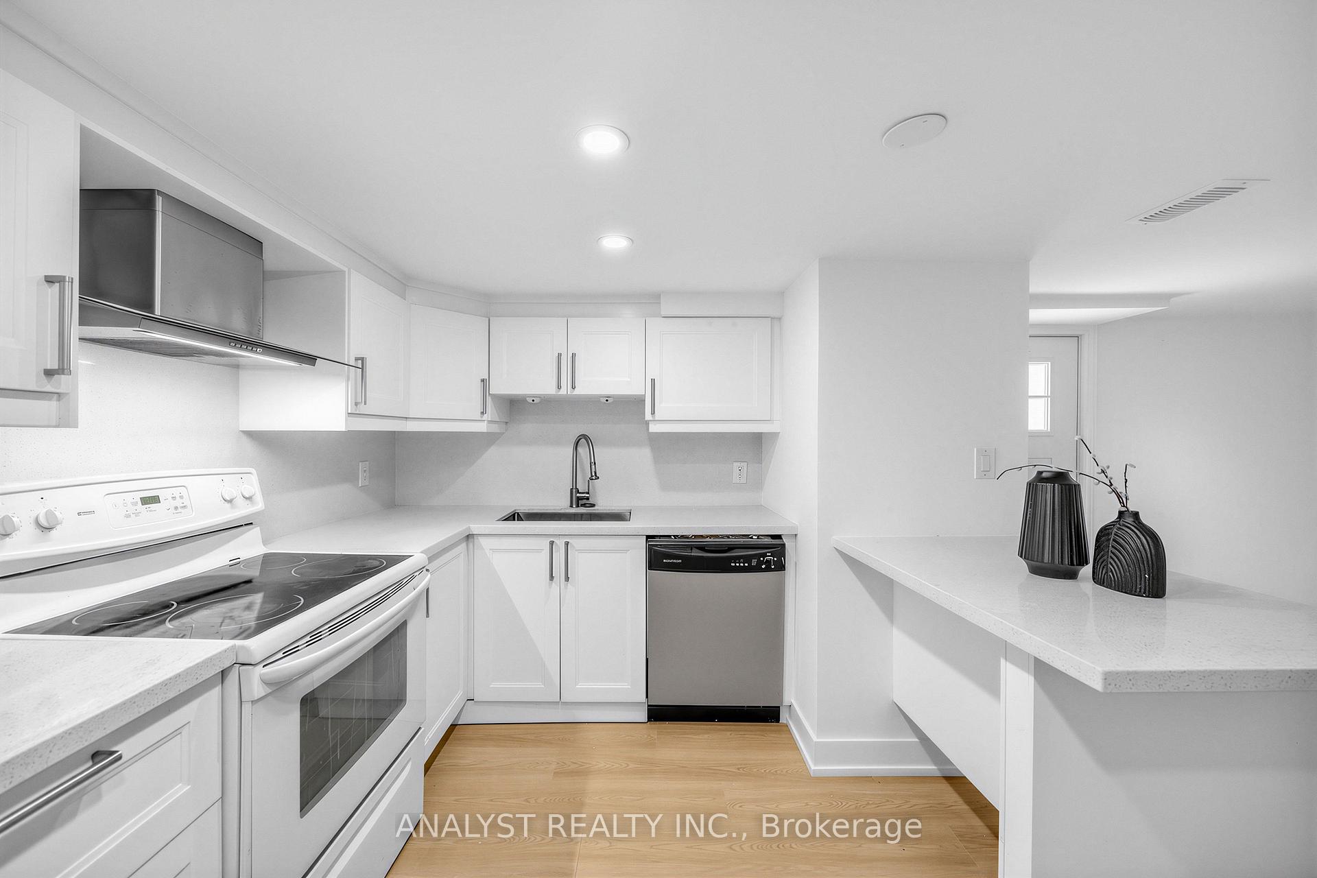Photo 13 of Unit Lower Level, 39 Chartwell Road, Etobicoke, Stonegate-Queensway — HOMEH