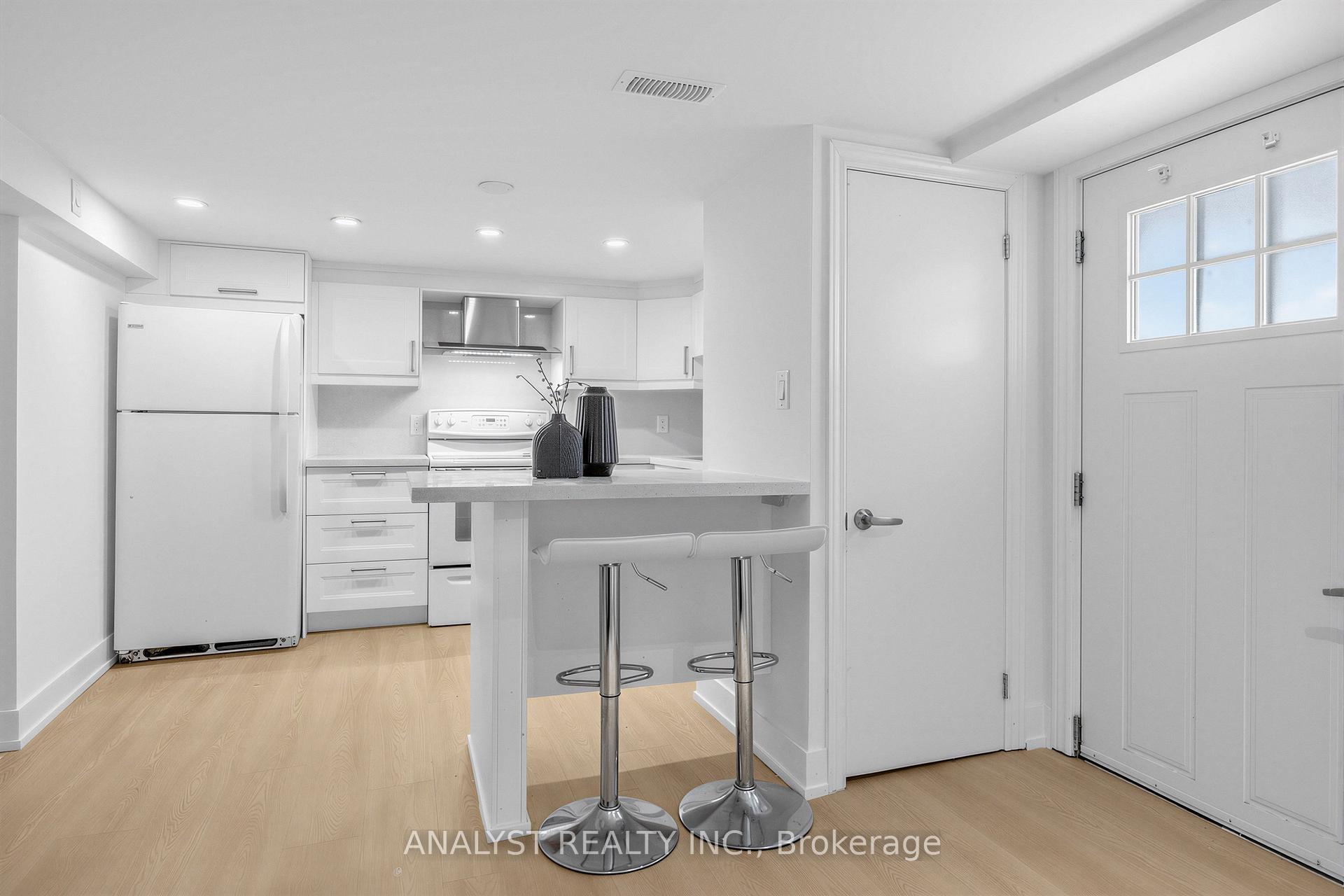 Photo 15 of Unit Lower Level, 39 Chartwell Road, Etobicoke, Stonegate-Queensway — HOMEH