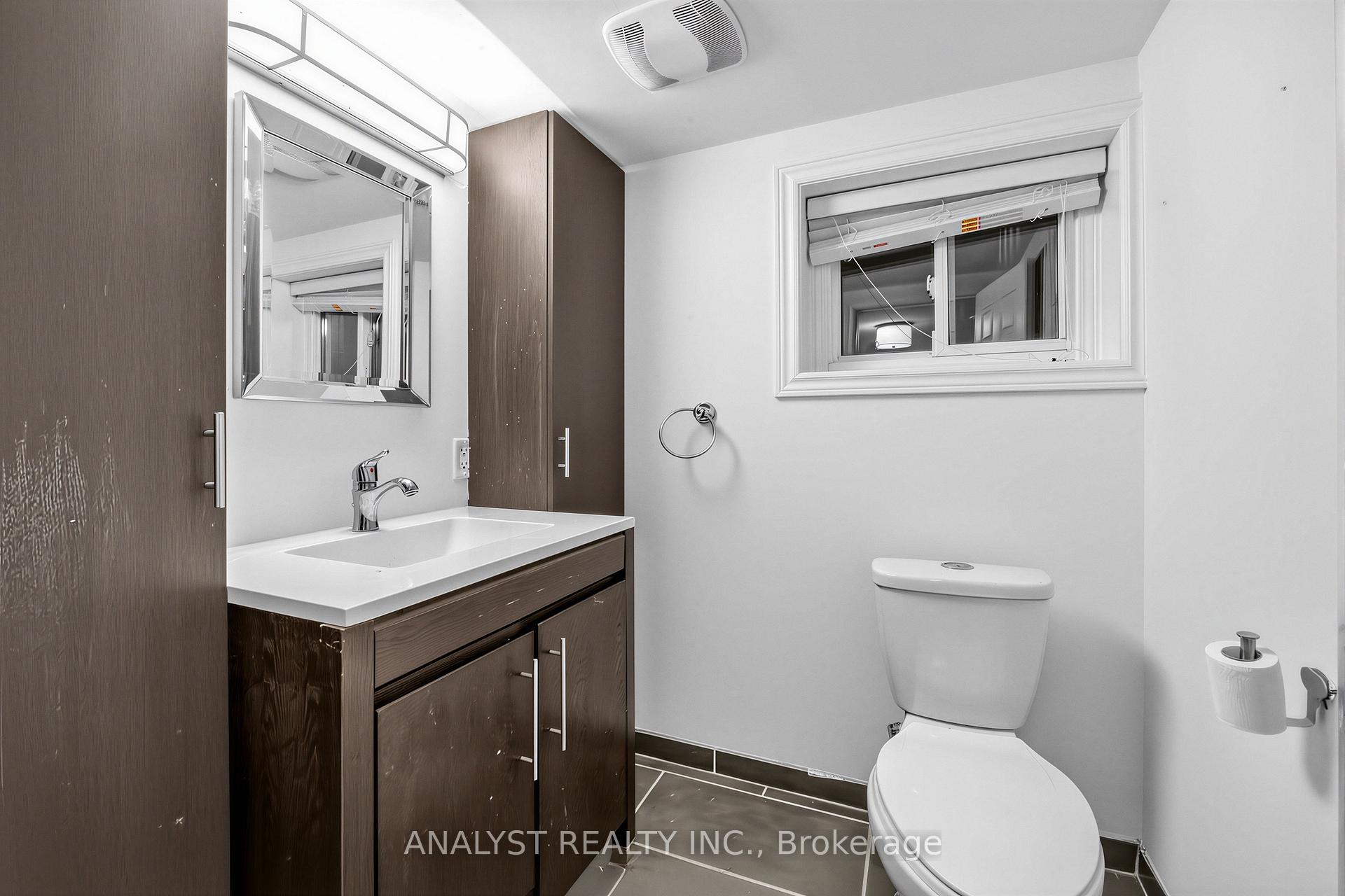 Photo 18 of Unit Lower Level, 39 Chartwell Road, Etobicoke, Stonegate-Queensway — HOMEH