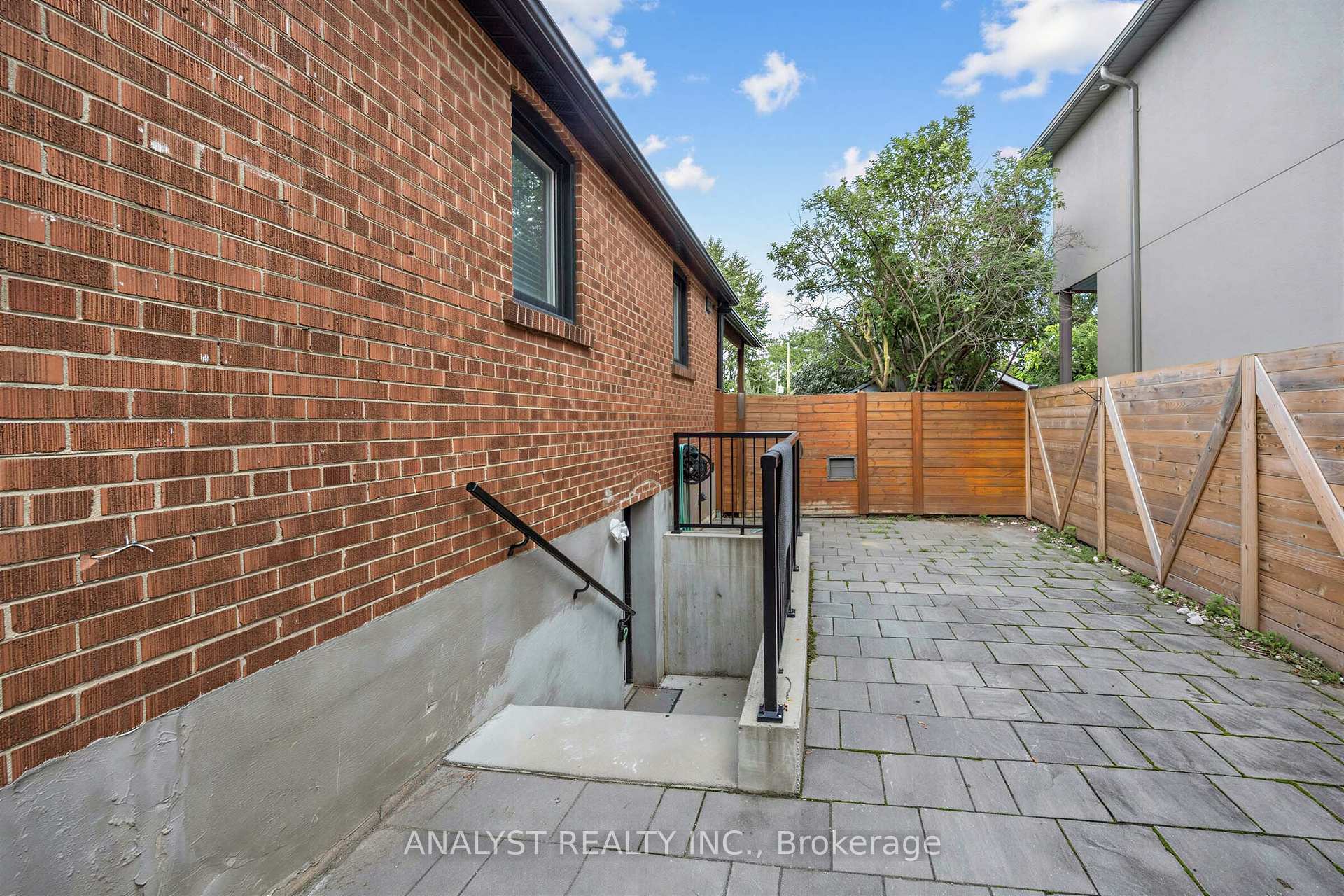 Photo 22 of Unit Lower Level, 39 Chartwell Road, Etobicoke, Stonegate-Queensway — HOMEH