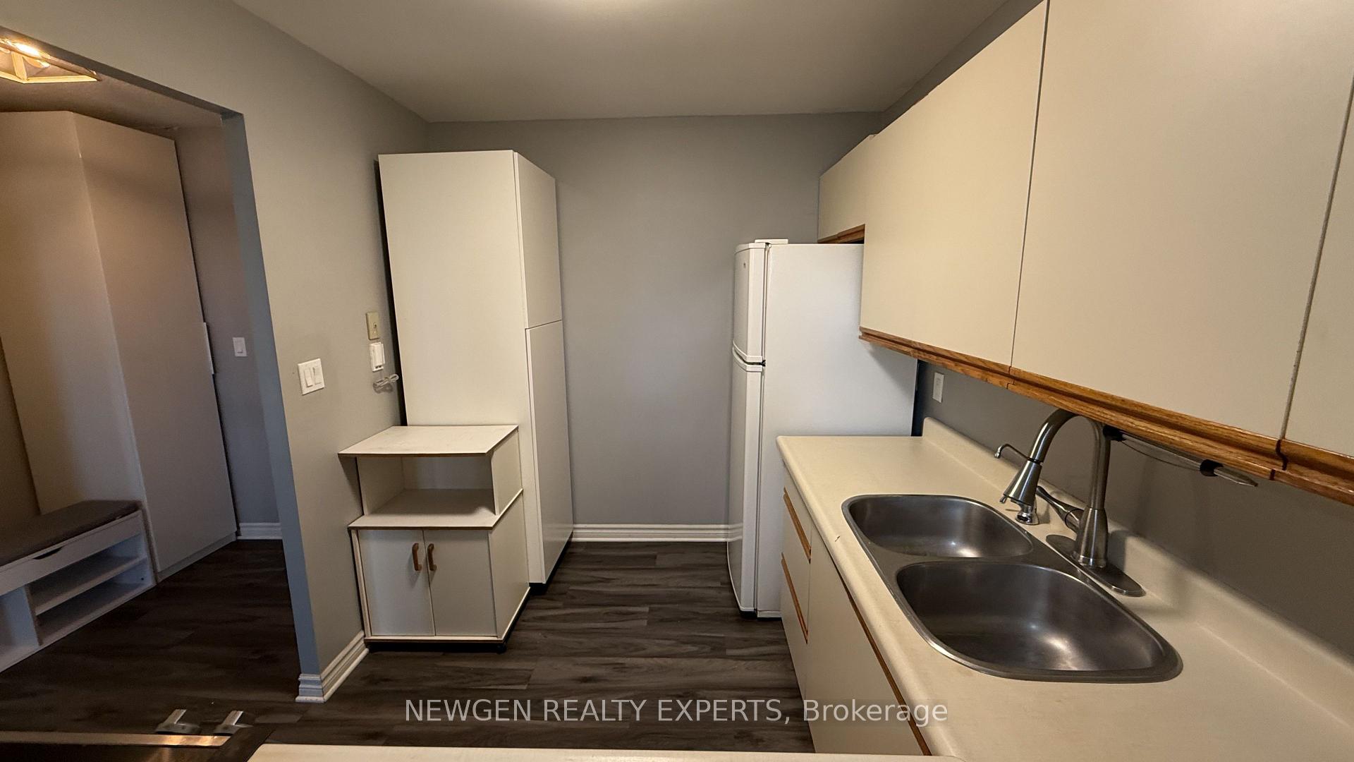 Photo 12 of Unit 405, 18 Holborn Court, Kitchener, Stanley Park — HOMEH
