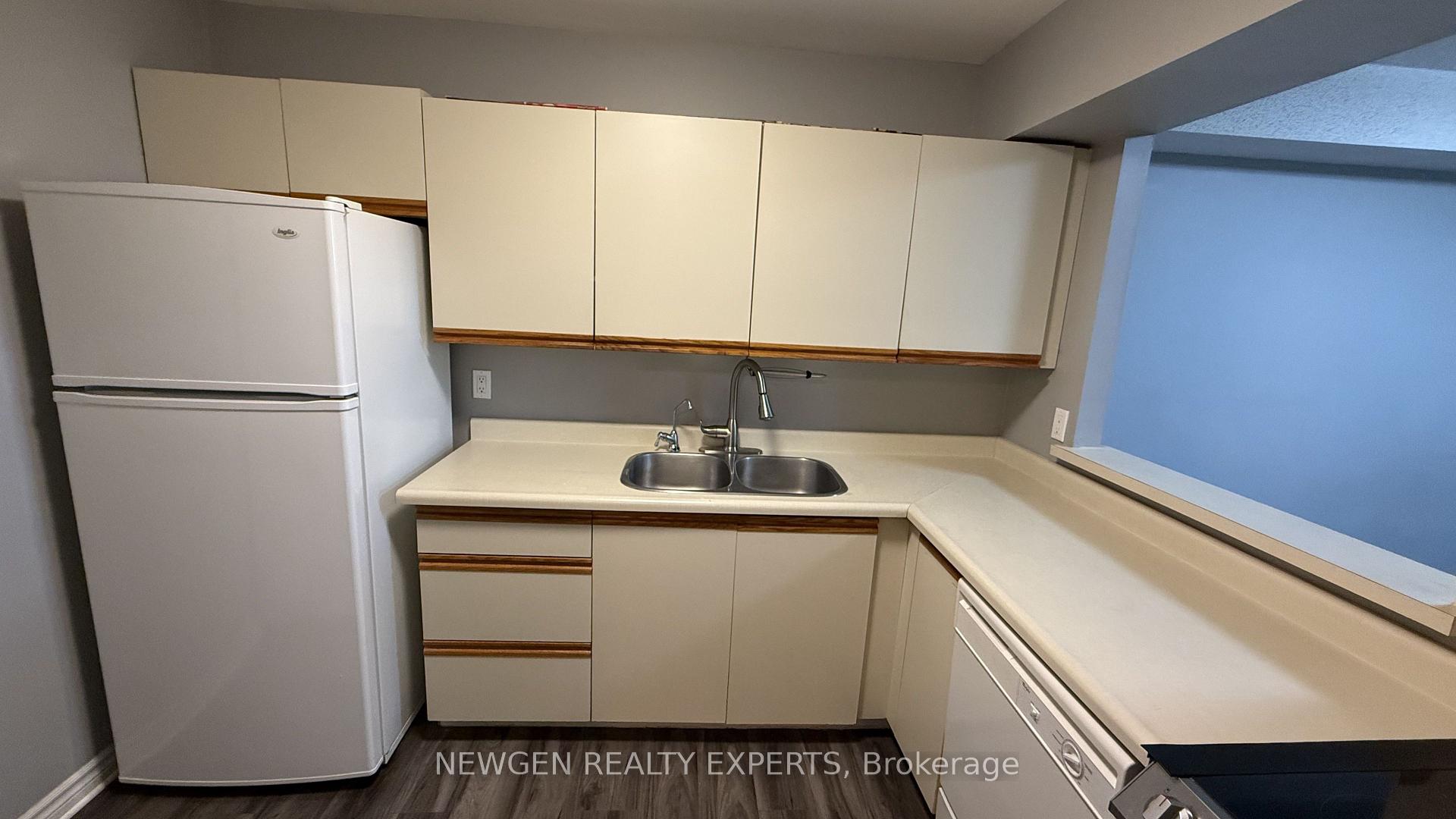 Photo 14 of Unit 405, 18 Holborn Court, Kitchener, Stanley Park — HOMEH