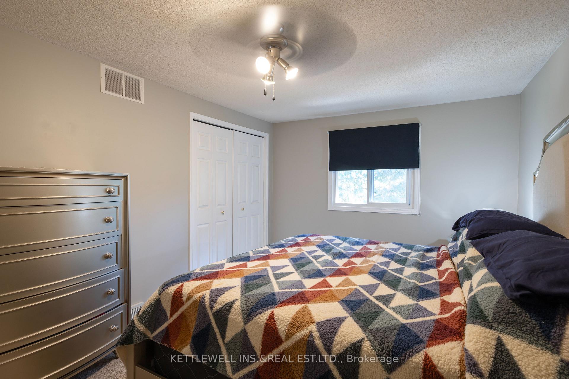 Photo 20 of 17 Elgin Place W, Strathroy-Caradoc, NW — HOMEH