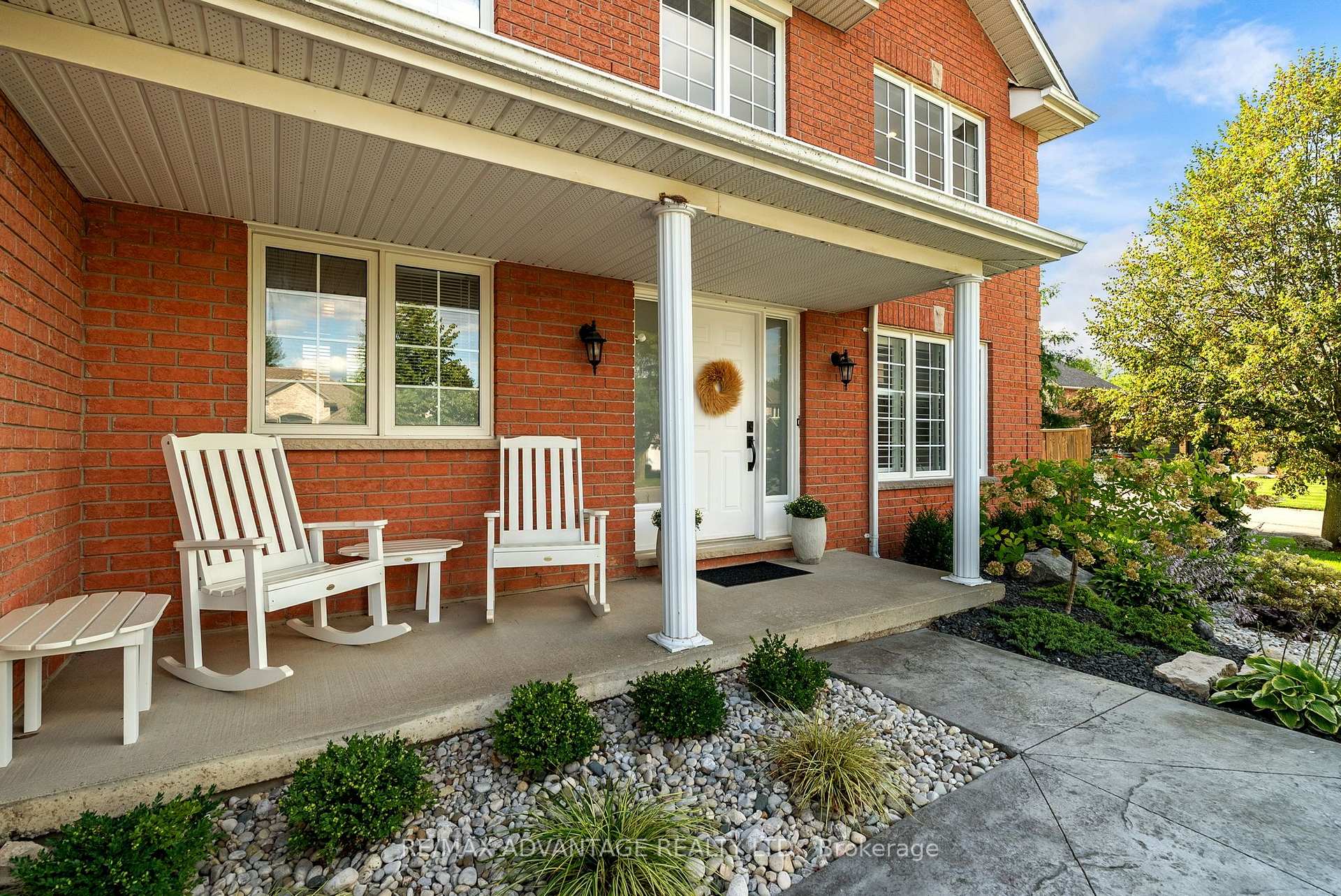 Photo 4 of 37 Calvert Lane, Middlesex Centre, Ilderton — HOMEH