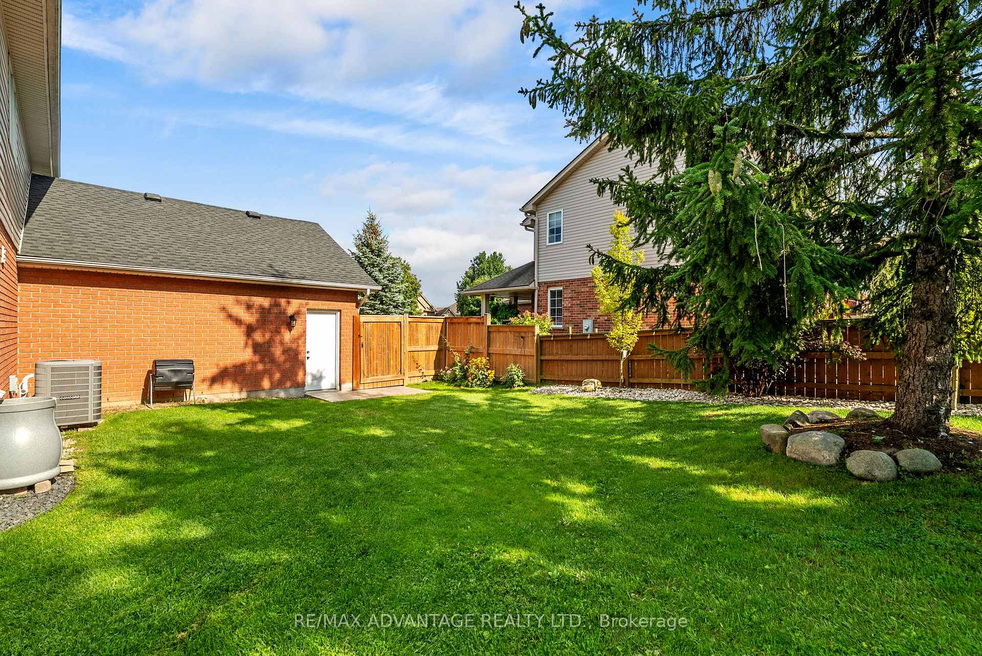 Photo 11 of 37 Calvert Lane, Middlesex Centre, Ilderton — HOMEH