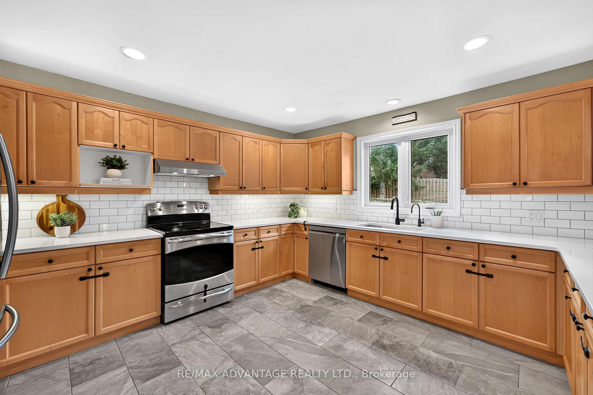 Photo 25 of 37 Calvert Lane, Middlesex Centre, Ilderton — HOMEH