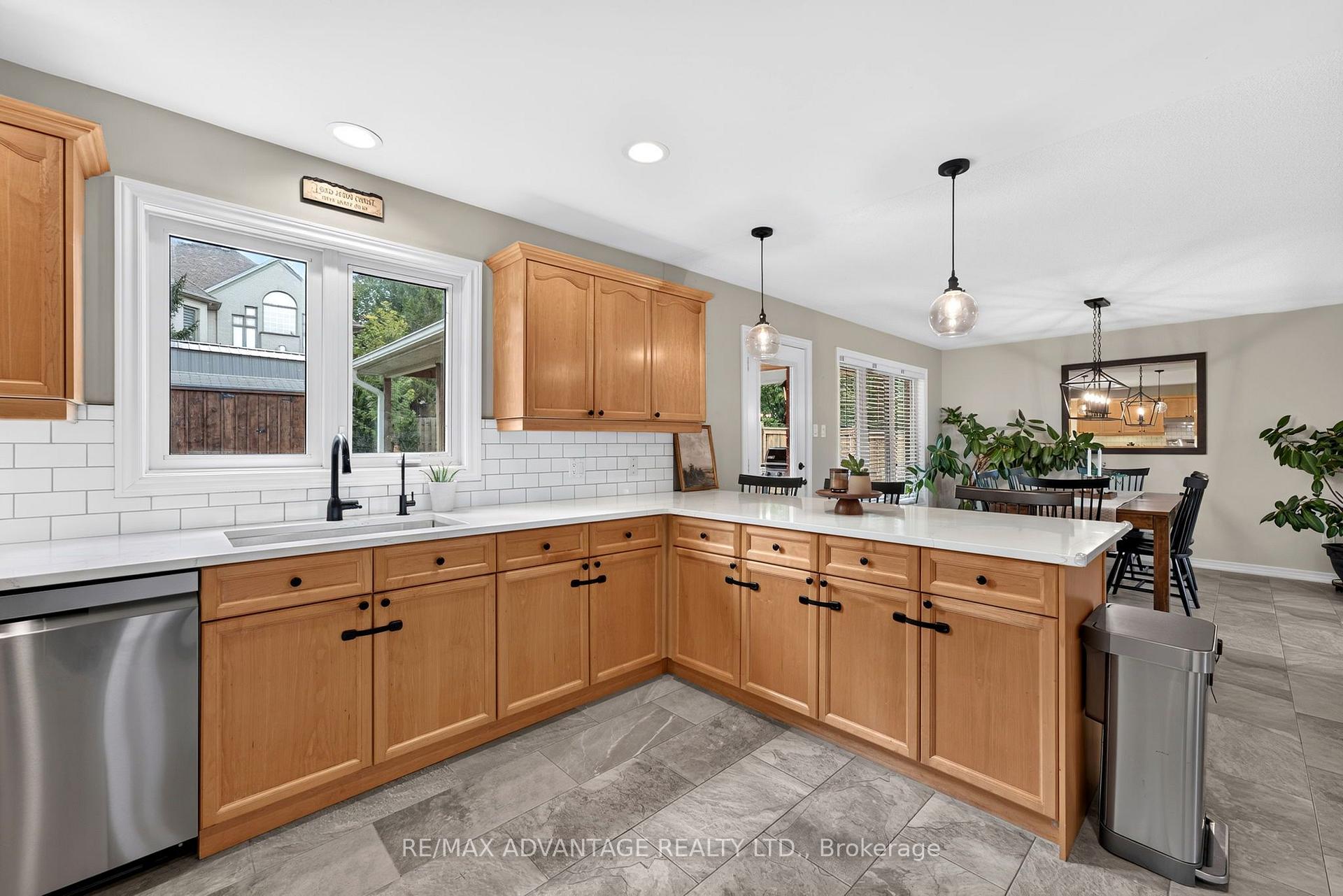 Photo 27 of 37 Calvert Lane, Middlesex Centre, Ilderton — HOMEH