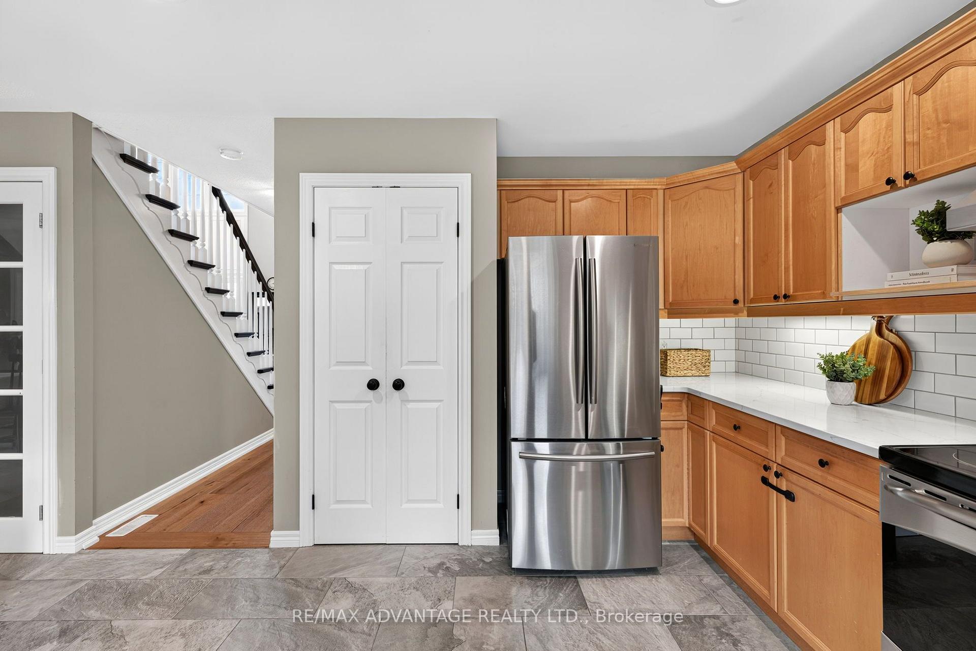 Photo 29 of 37 Calvert Lane, Middlesex Centre, Ilderton — HOMEH