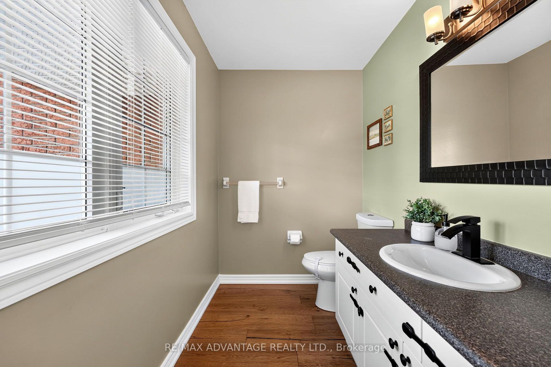 Photo 31 of 37 Calvert Lane, Middlesex Centre, Ilderton — HOMEH