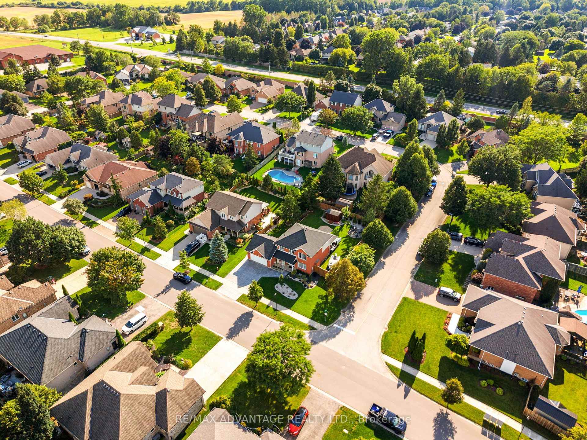 Photo 61 of 37 Calvert Lane, Middlesex Centre, Ilderton — HOMEH