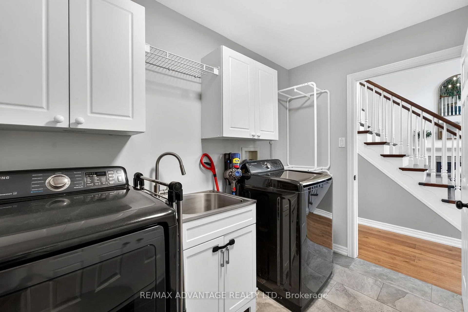 Photo 22 of 37 Calvert Lane, Middlesex Centre, Ilderton — HOMEH