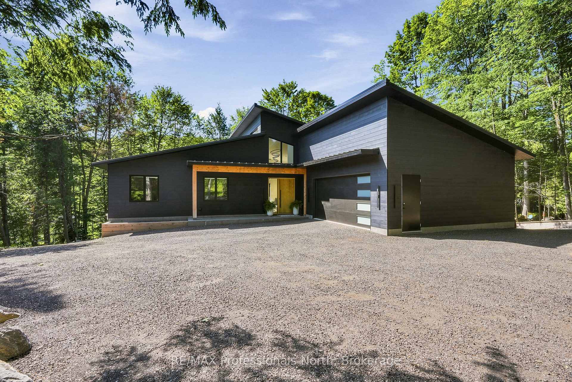 Photo 2 of 1192 High Falls Road, Bracebridge, Macaulay — HOMEH
