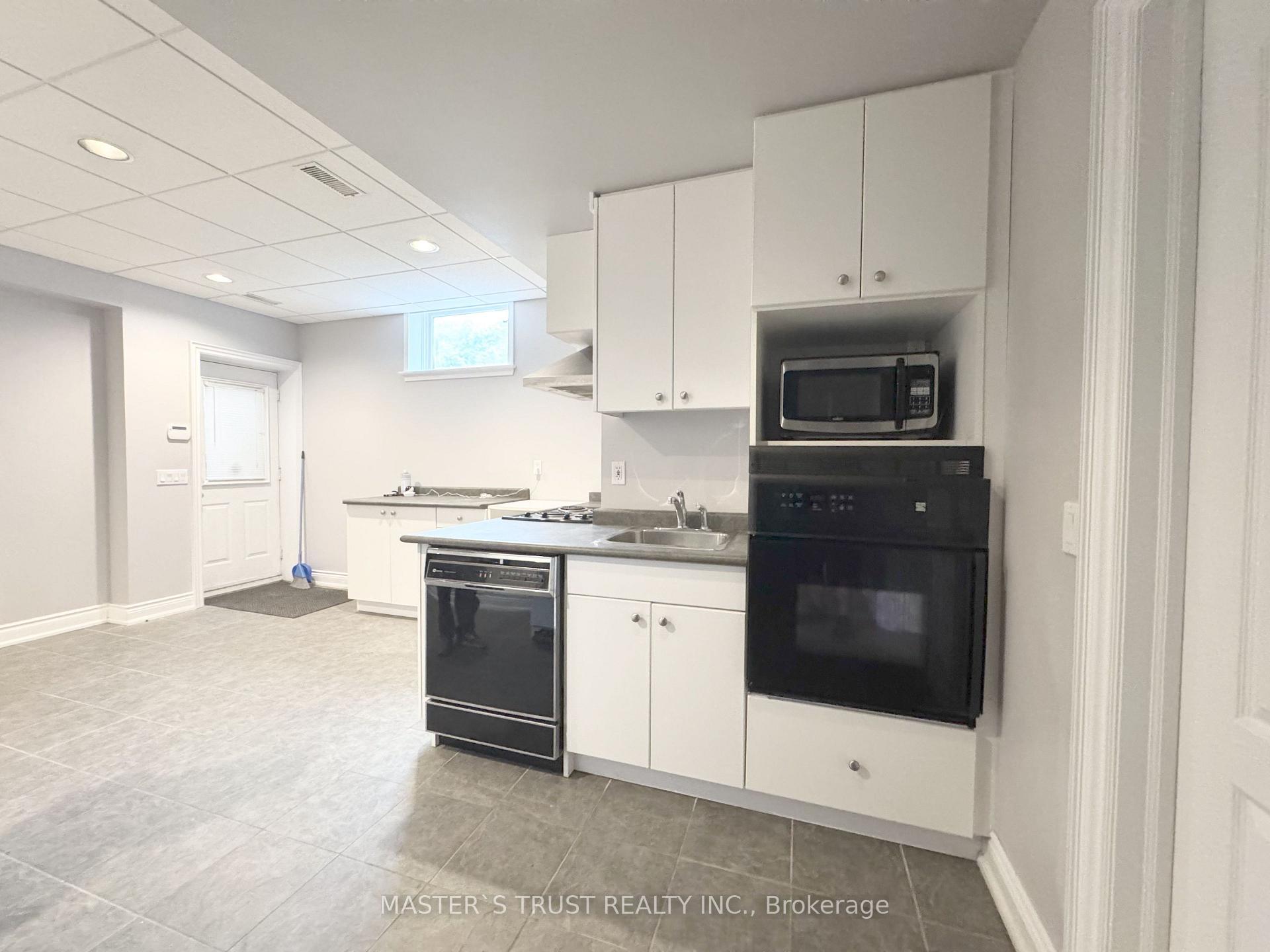 Photo 7 of 6 Cadmus Road, North York, Newtonbrook East — HOMEH