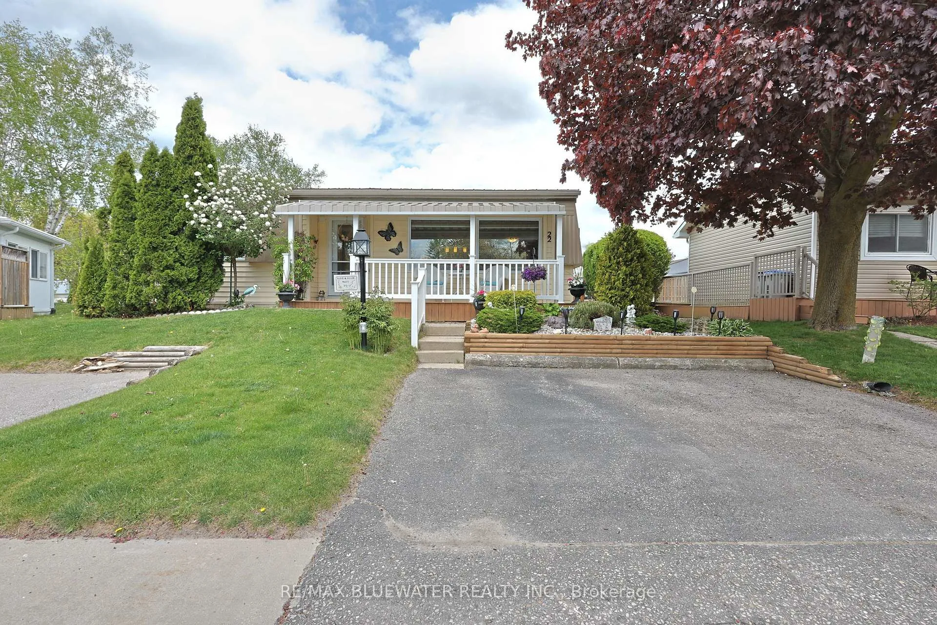 Photo 6 of 22 Pebble Beach Parkway, South Huron, Stephen — HOMEH