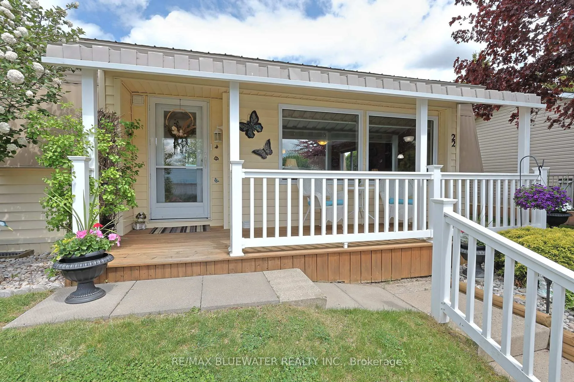 Photo 9 of 22 Pebble Beach Parkway, South Huron, Stephen — HOMEH