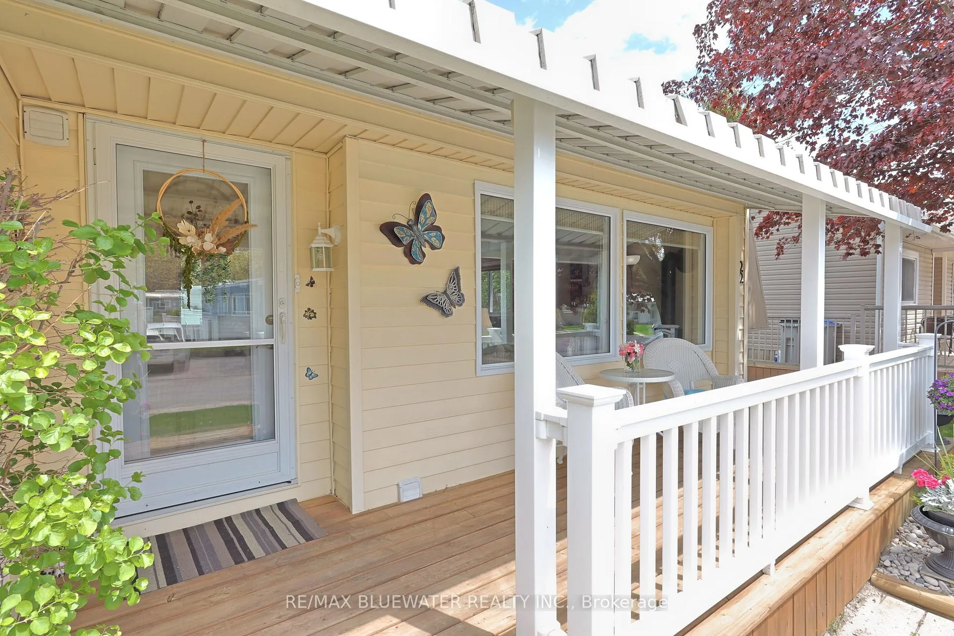 Photo 10 of 22 Pebble Beach Parkway, South Huron, Stephen — HOMEH
