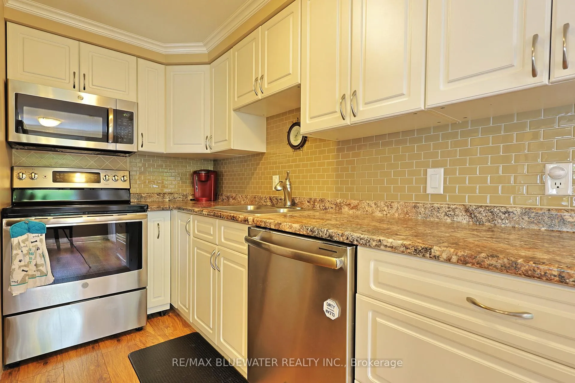 Photo 20 of 22 Pebble Beach Parkway, South Huron, Stephen — HOMEH