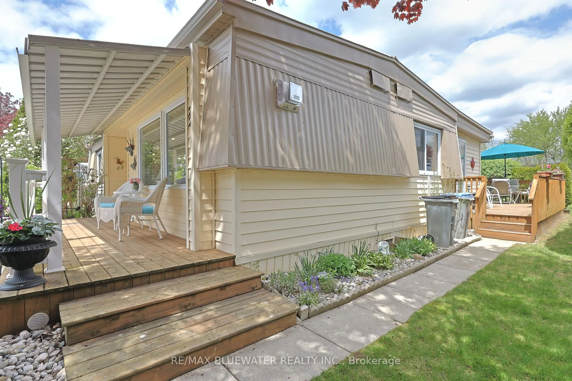 Photo 32 of 22 Pebble Beach Parkway, South Huron, Stephen — HOMEH