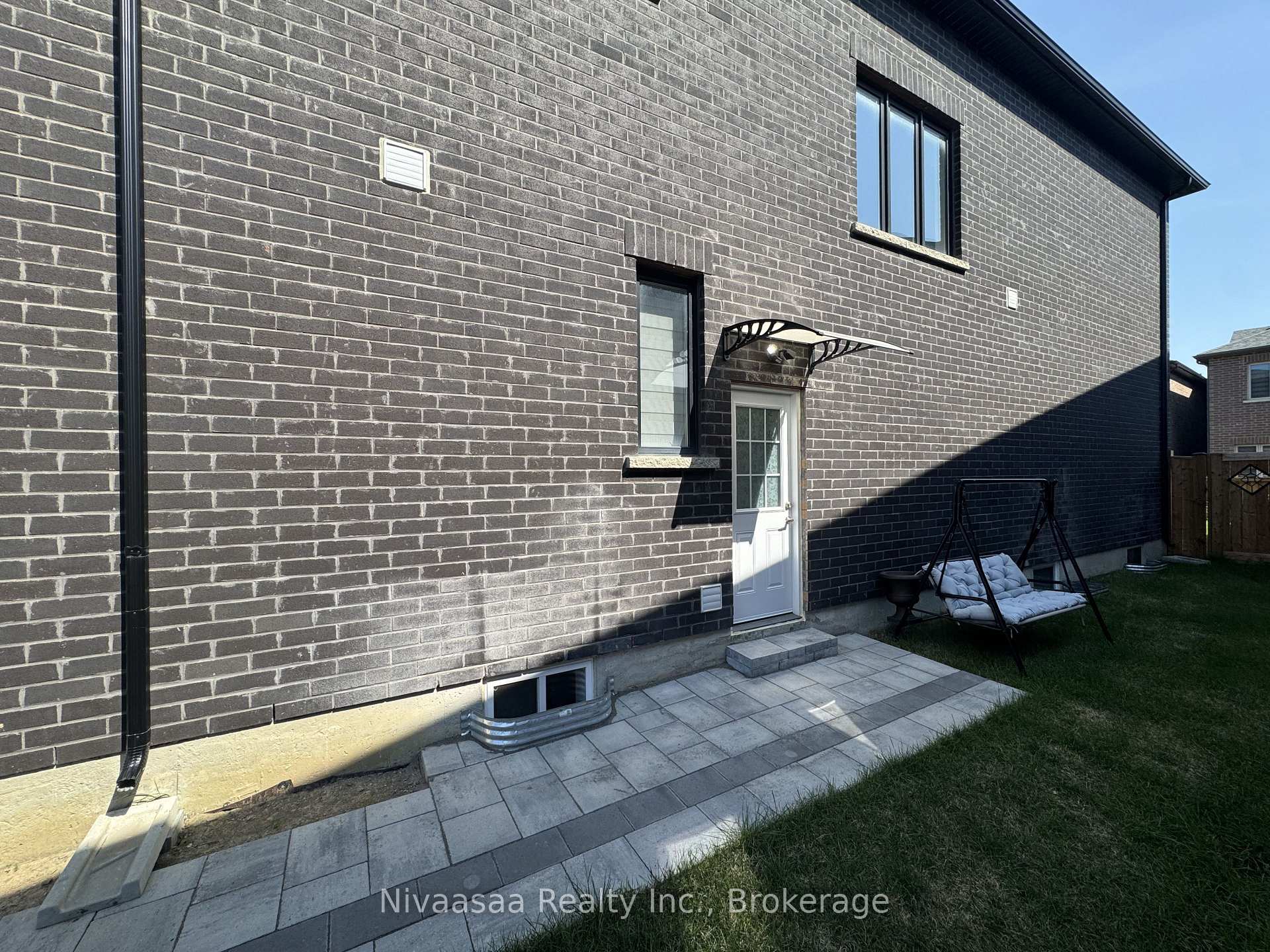 Photo 3 of Unit Basement, 39 Petch Avenue, Caledon, Rural Caledon — HOMEH