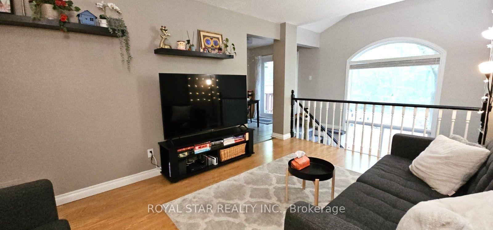 Photo 4 of 26 Furlong Crescent, Ottawa, Kanata - Bridlewood — HOMEH
