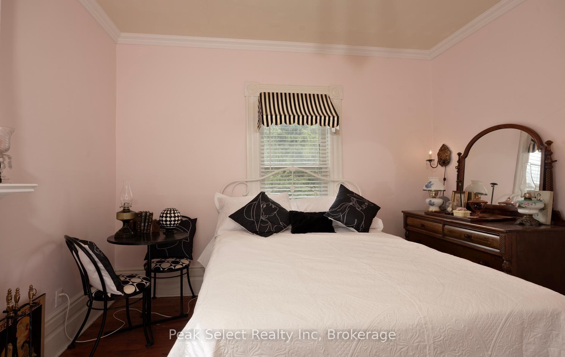 Photo 29 of 220 Elgin Street E, St. Marys — HOMEH