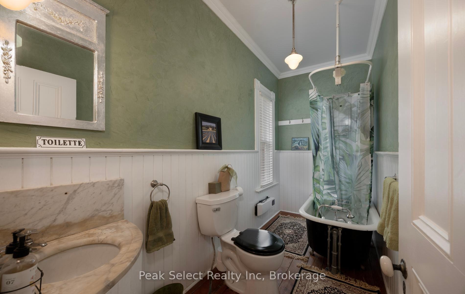 Photo 32 of 220 Elgin Street E, St. Marys — HOMEH