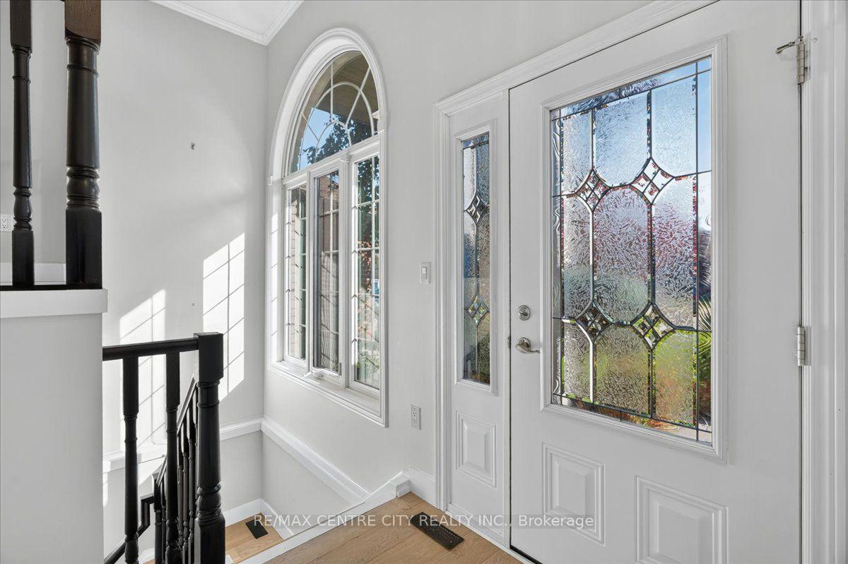 Photo 4 of 59 Bridle Path, Strathroy-Caradoc, SW — HOMEH
