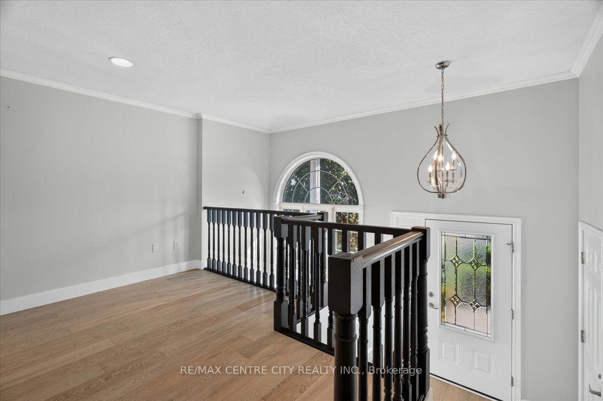 Photo 8 of 59 Bridle Path, Strathroy-Caradoc, SW — HOMEH