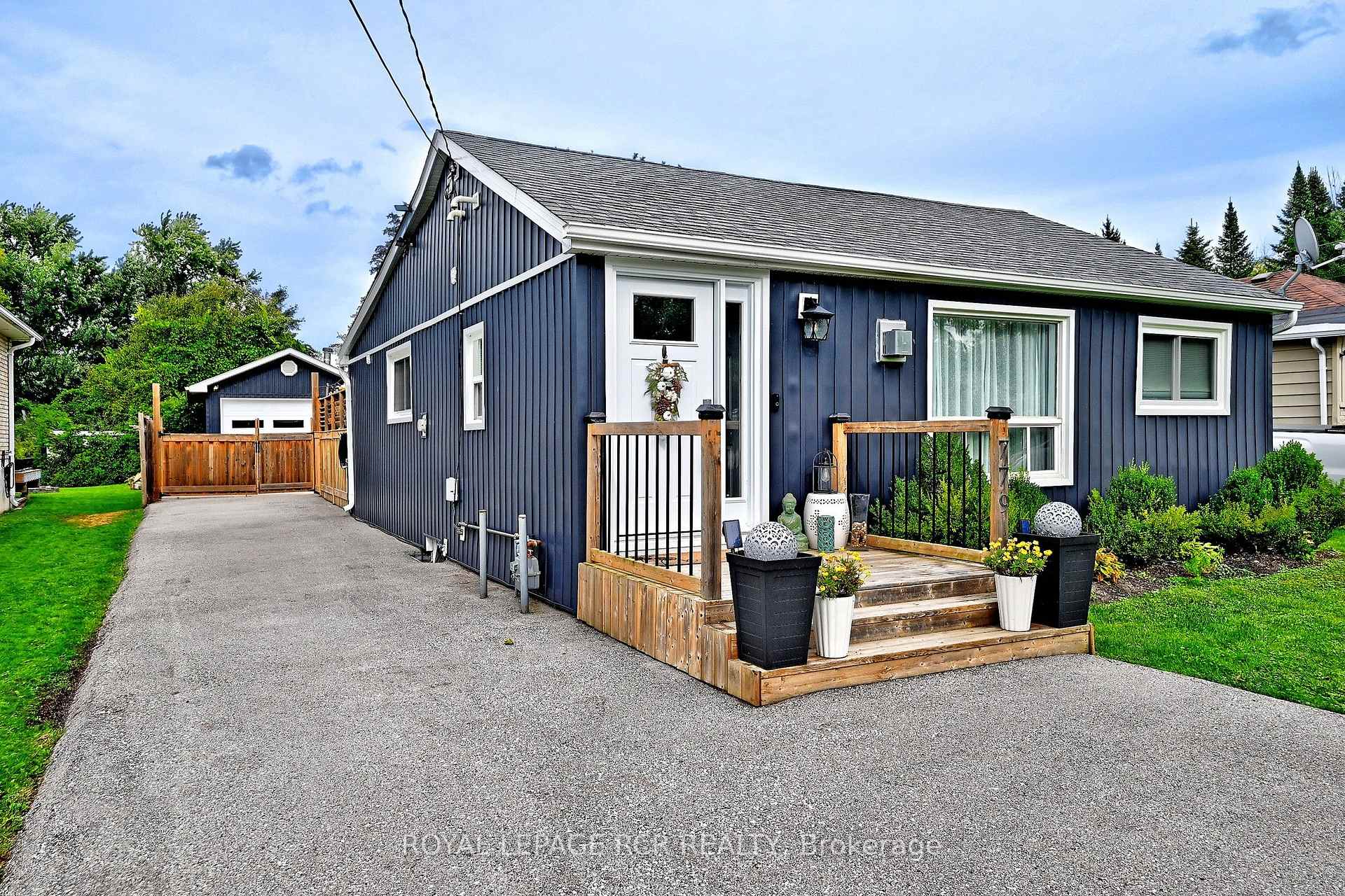 Photo of 779 Sheppard Avenue