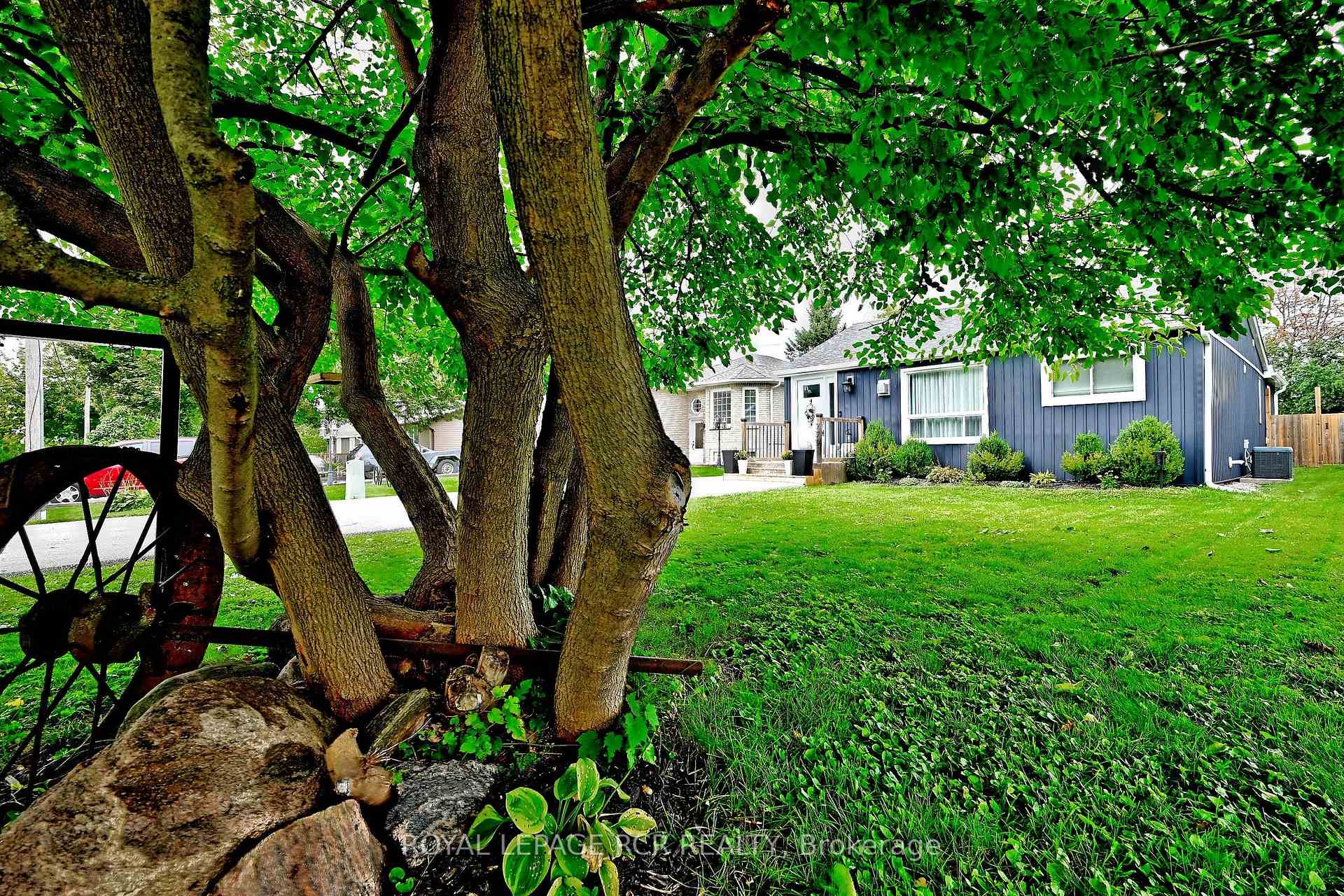 Photo 4 of 779 Sheppard Avenue, Georgina, Historic Lakeshore Communities — HOMEH